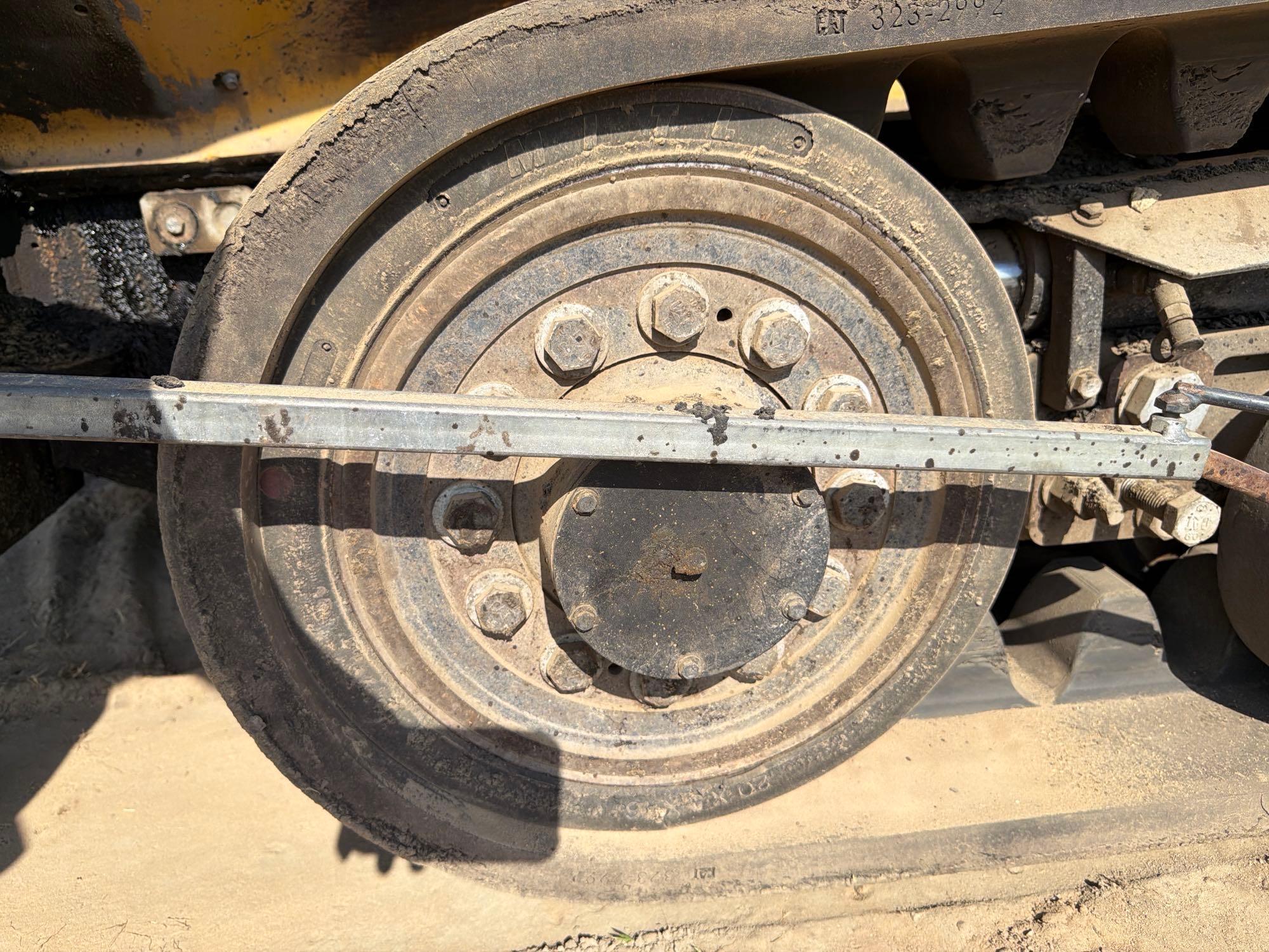 2020 Caterpillar 555