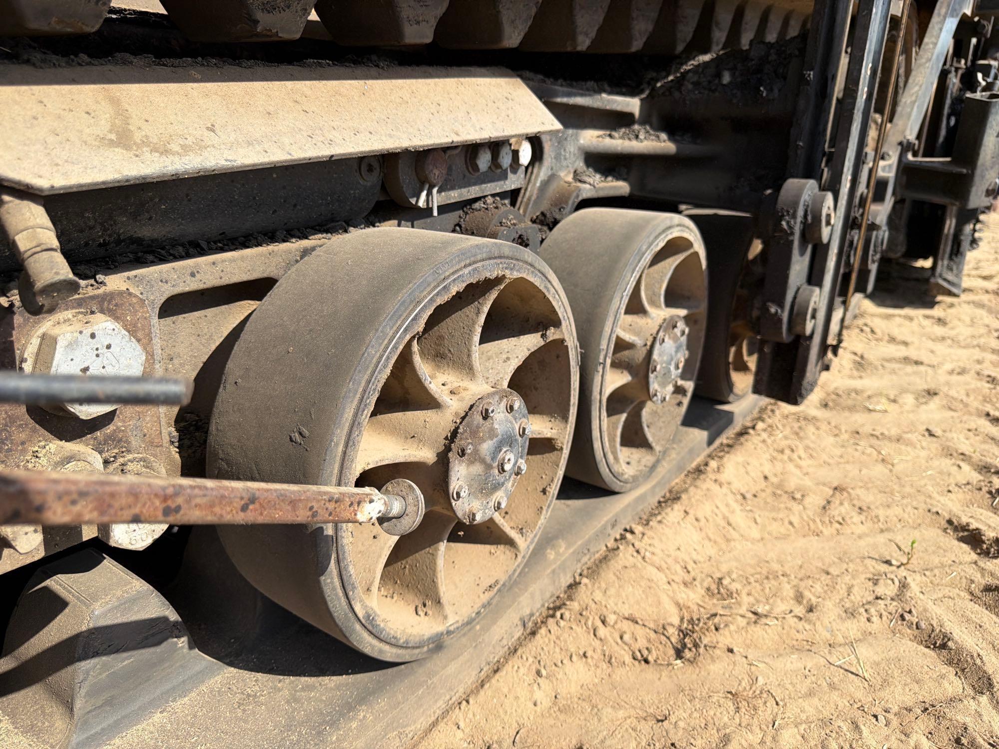 2020 Caterpillar 555