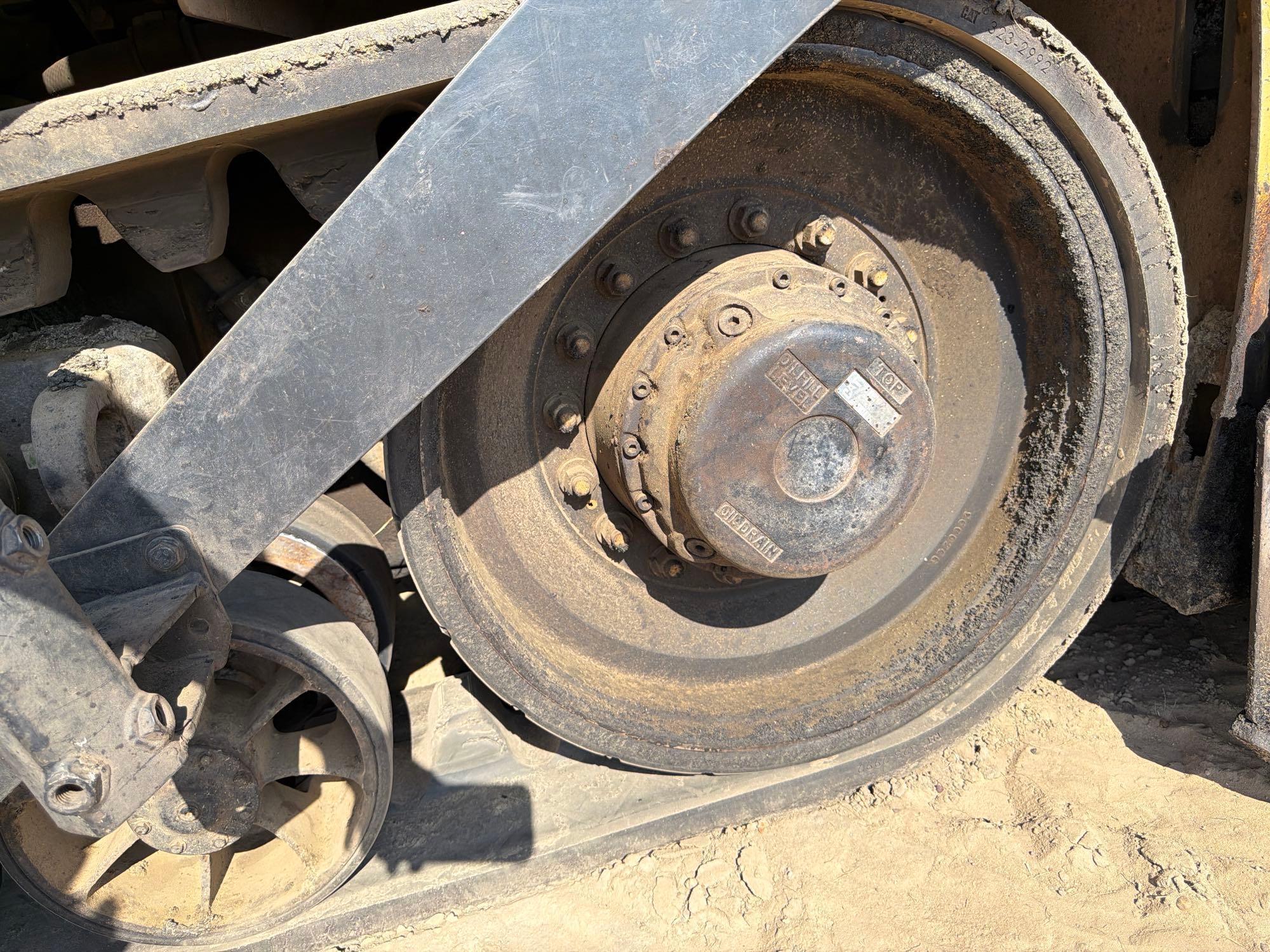 2020 Caterpillar 555
