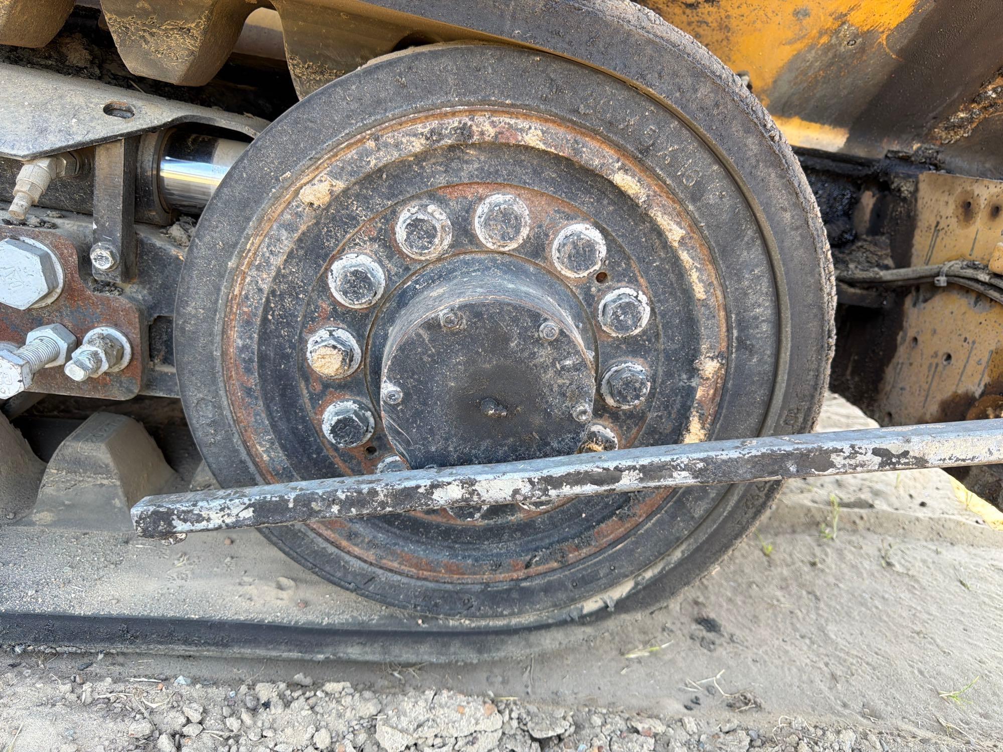 2020 Caterpillar 555