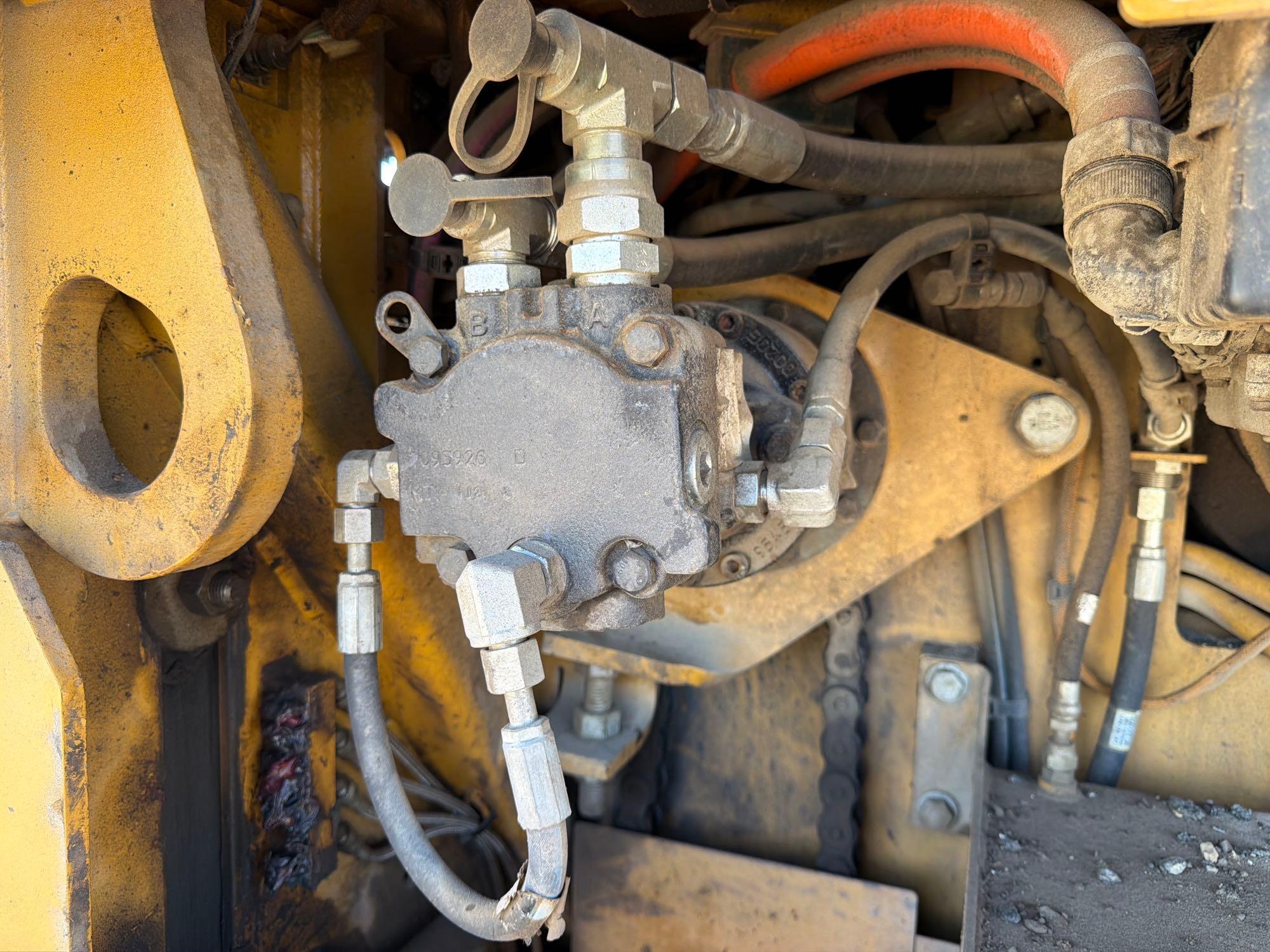 2020 Caterpillar 555