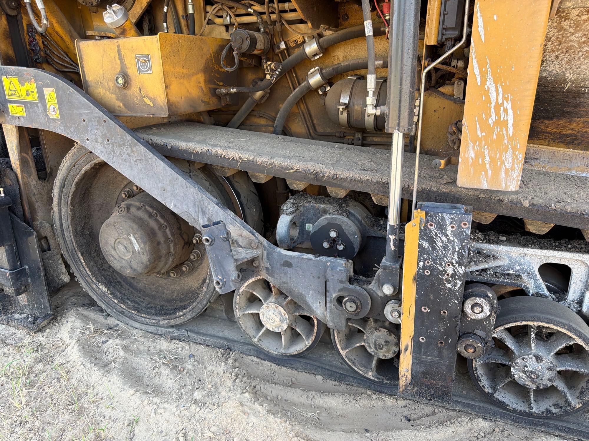 2020 Caterpillar 555