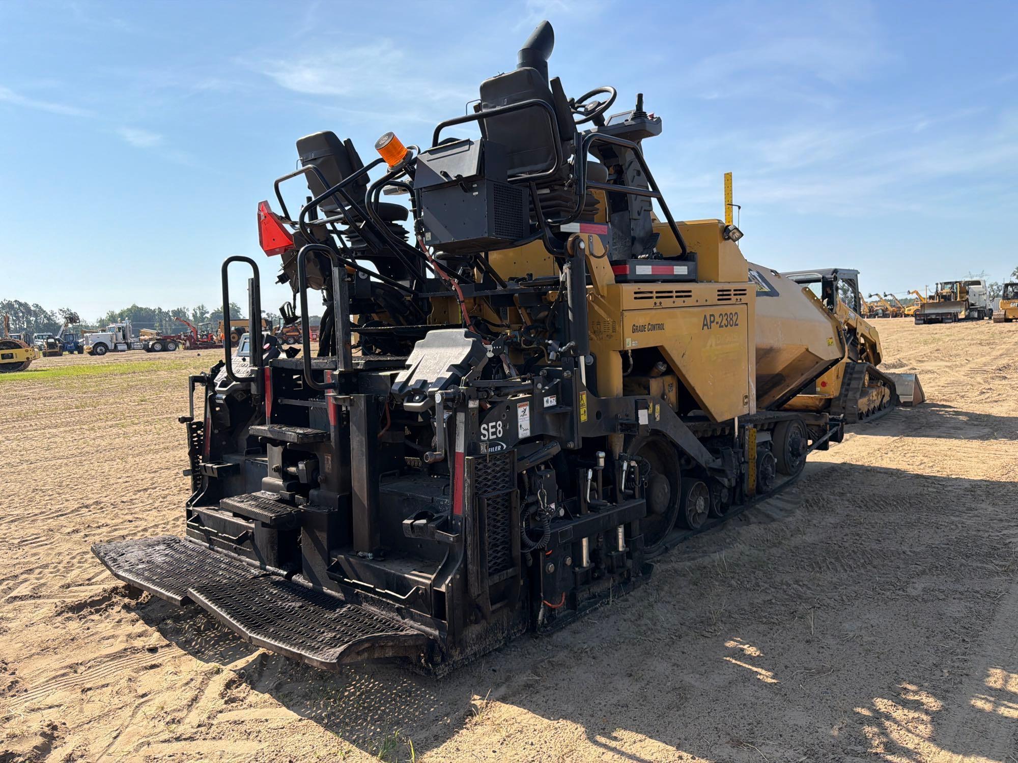 2020 Caterpillar 555