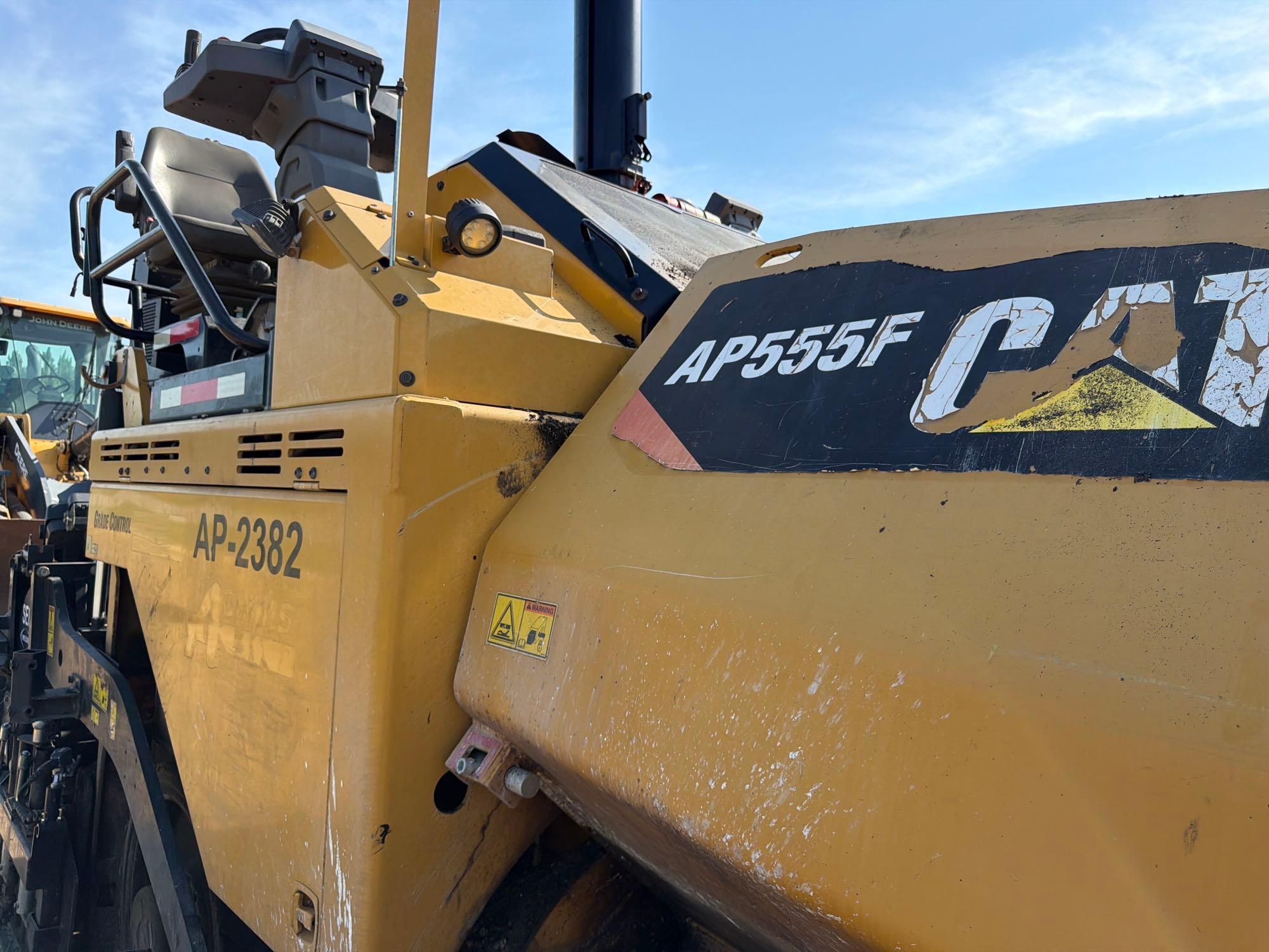 2020 Caterpillar 555