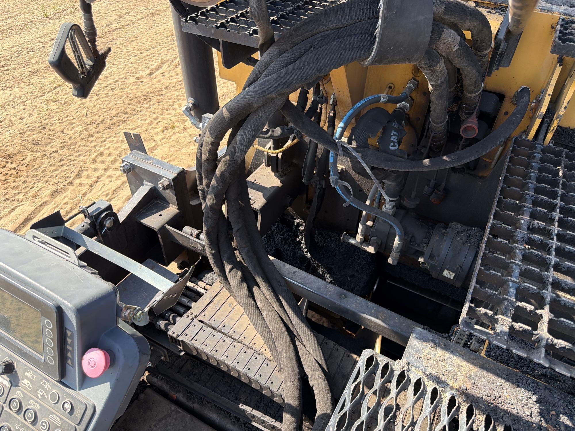 2020 Caterpillar 555