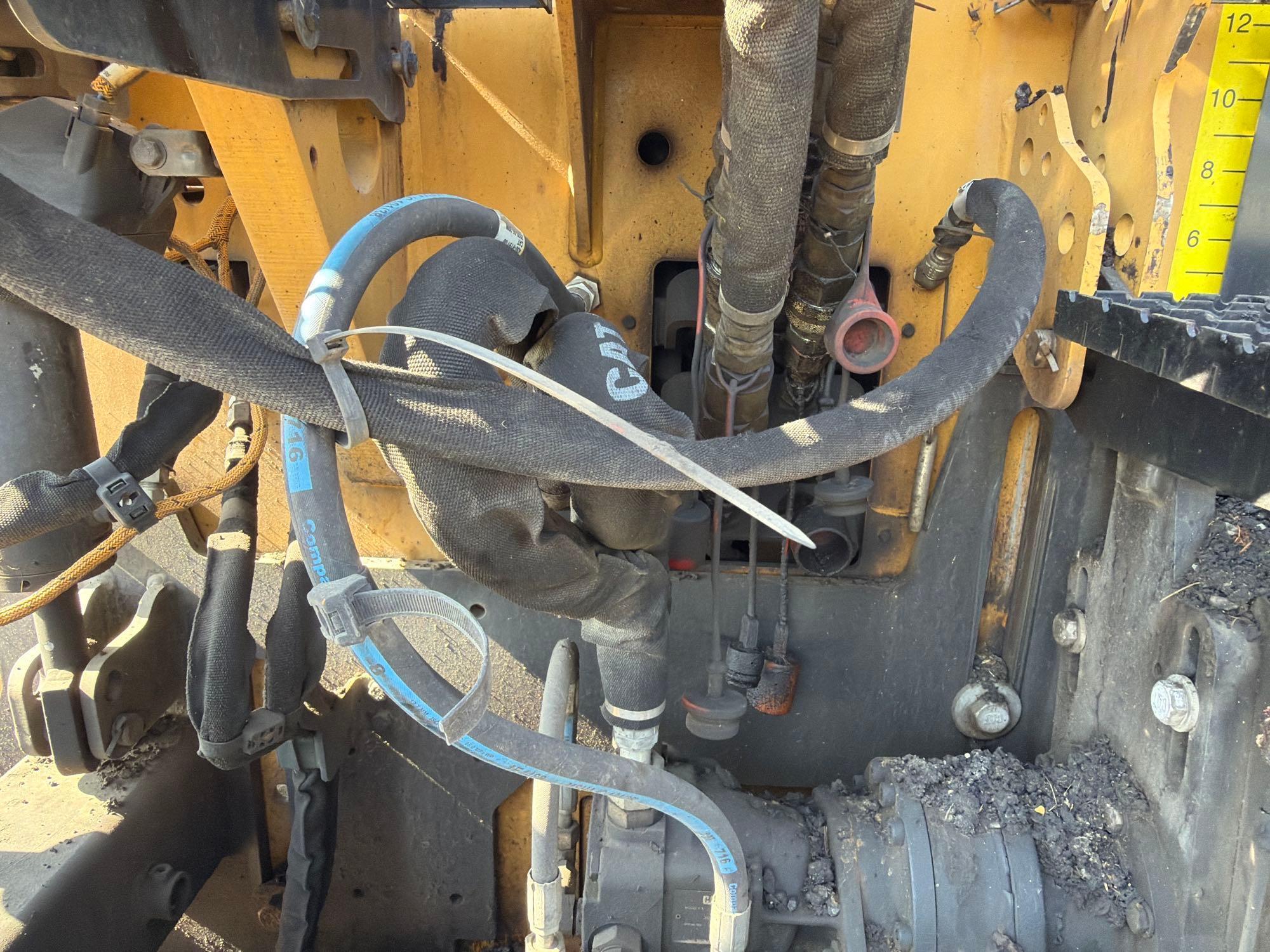 2020 Caterpillar 555