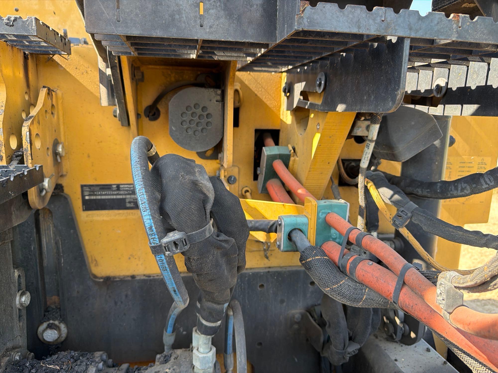 2020 Caterpillar 555