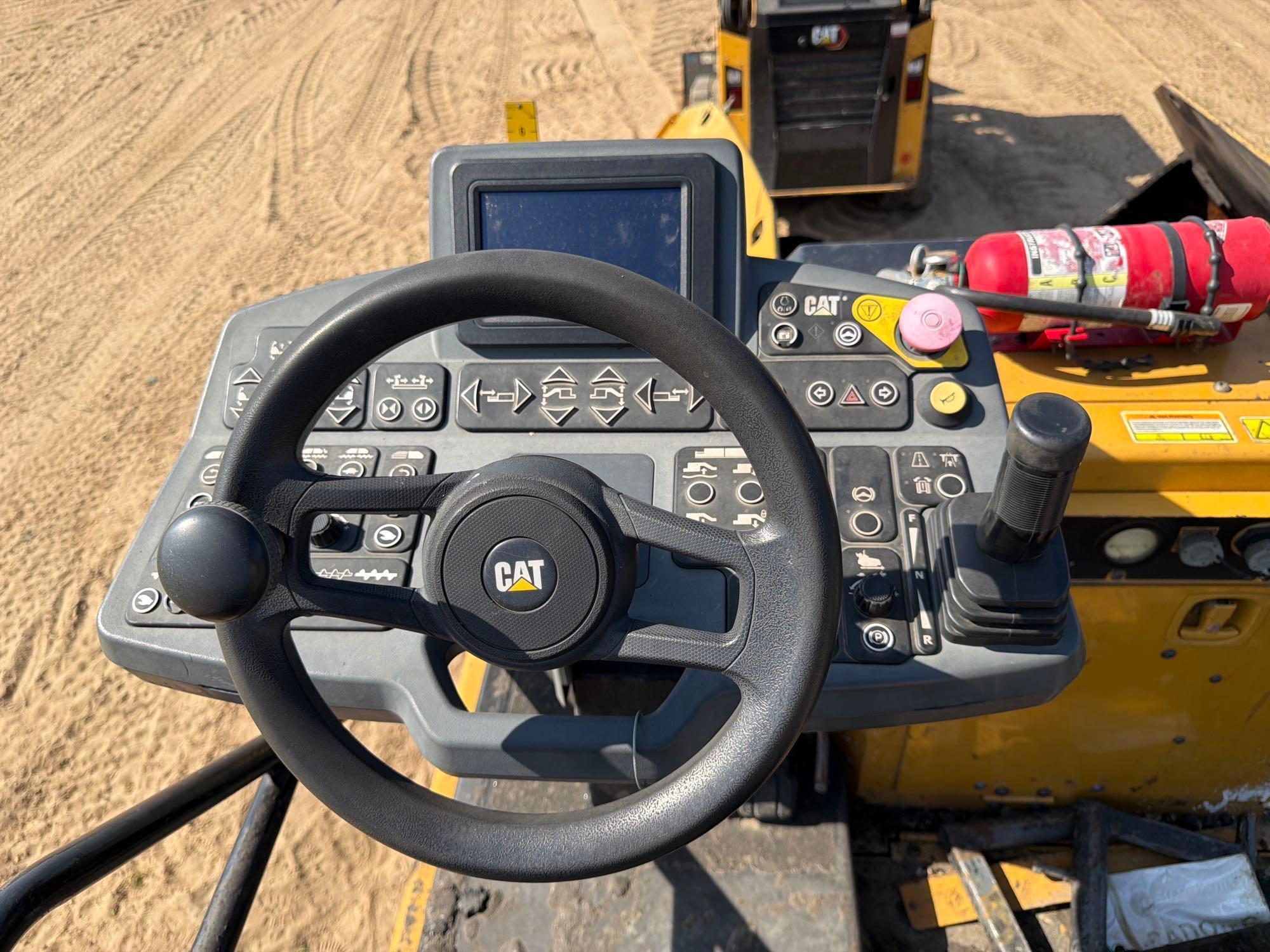2020 Caterpillar 555