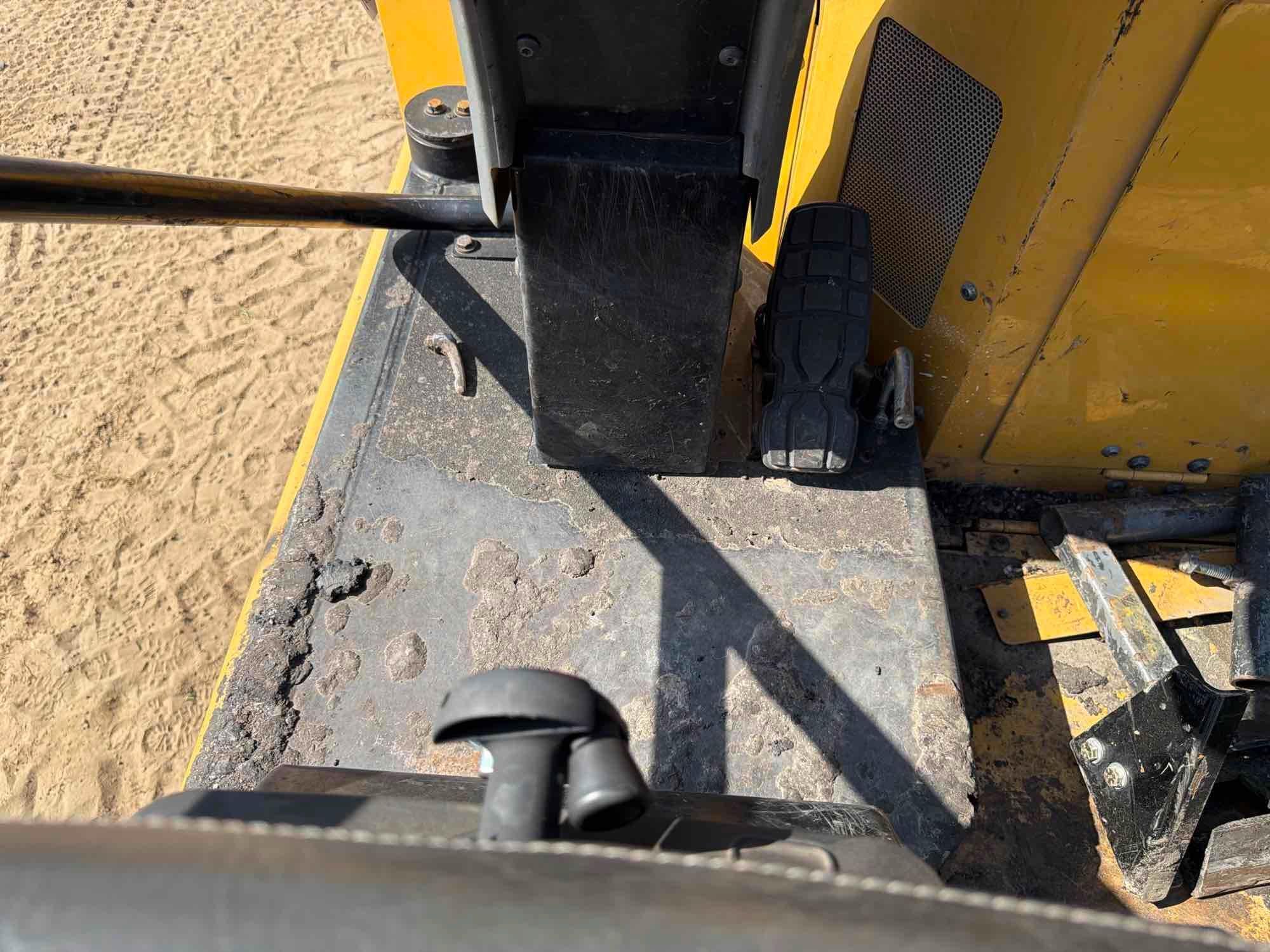 2020 Caterpillar 555