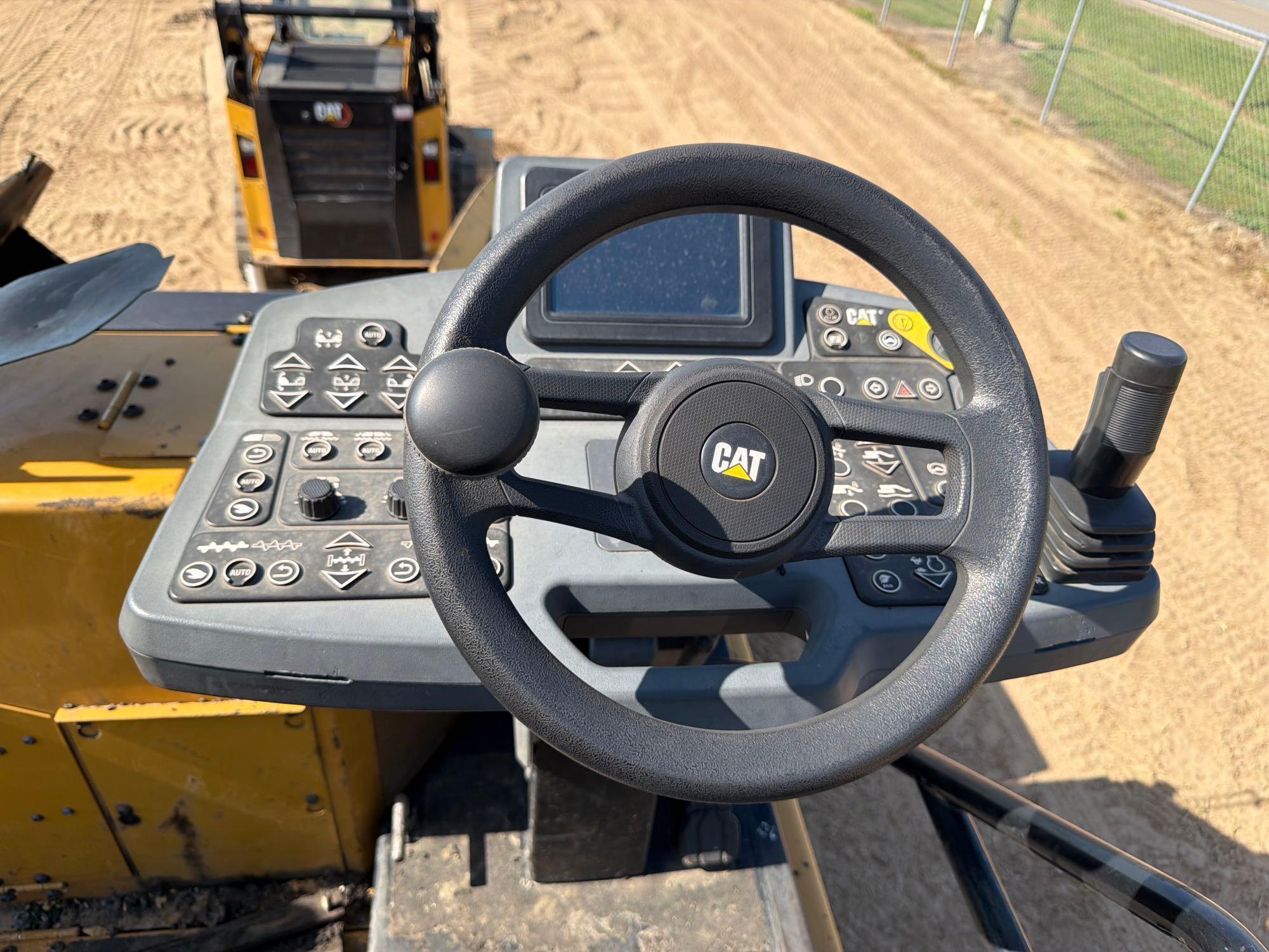 2020 Caterpillar 555