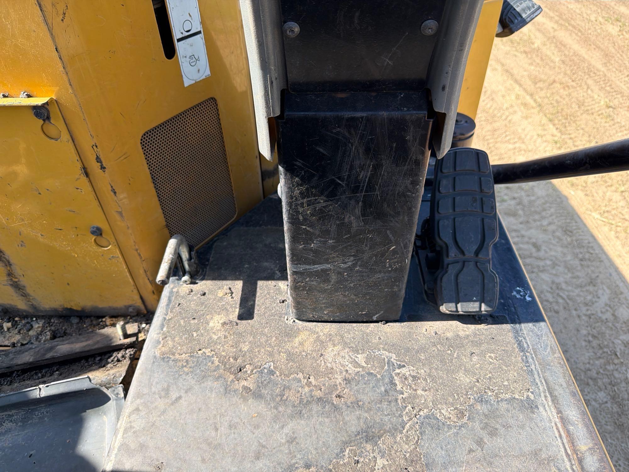2020 Caterpillar 555
