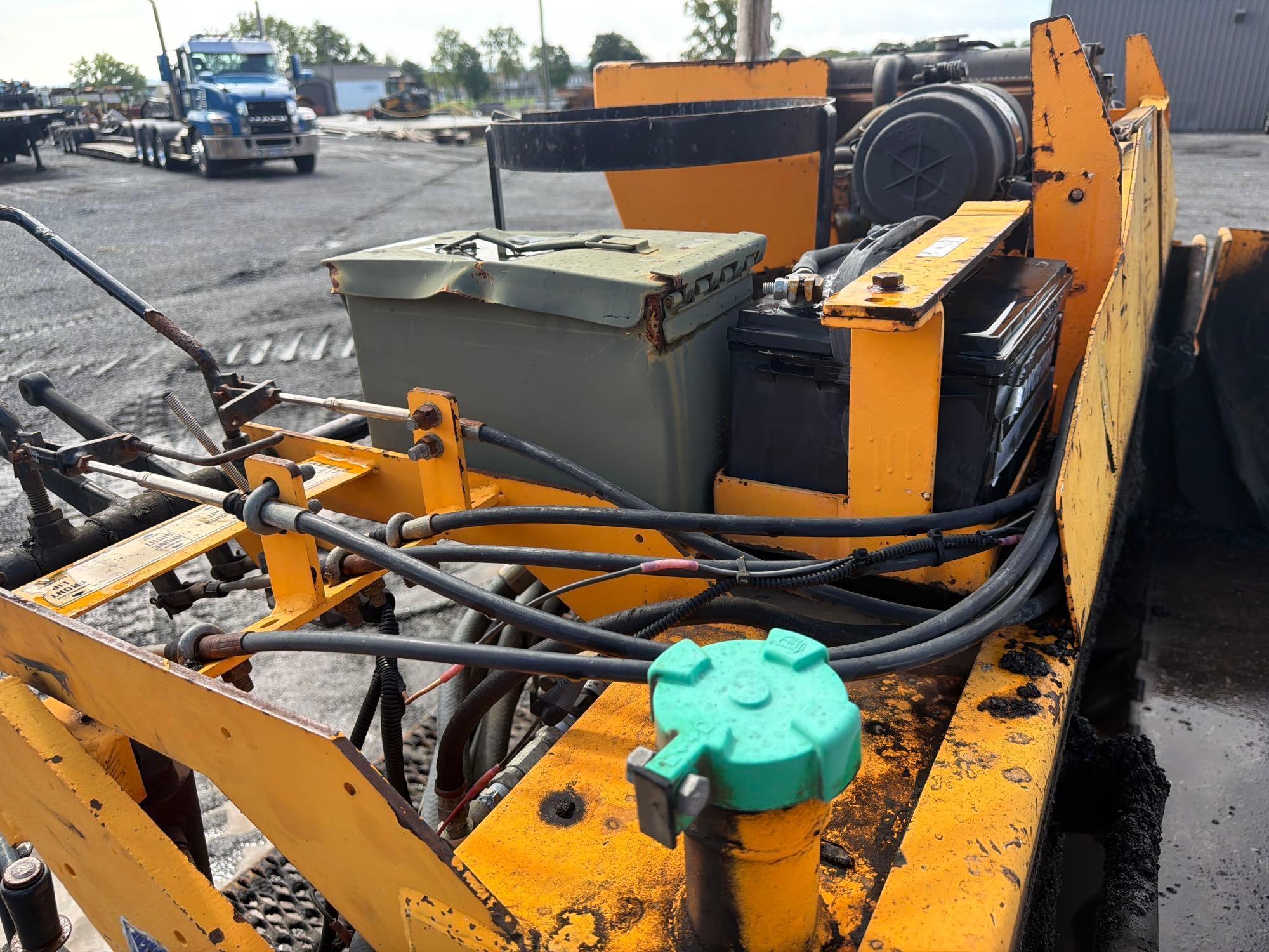 2011 Leeboy 1000F