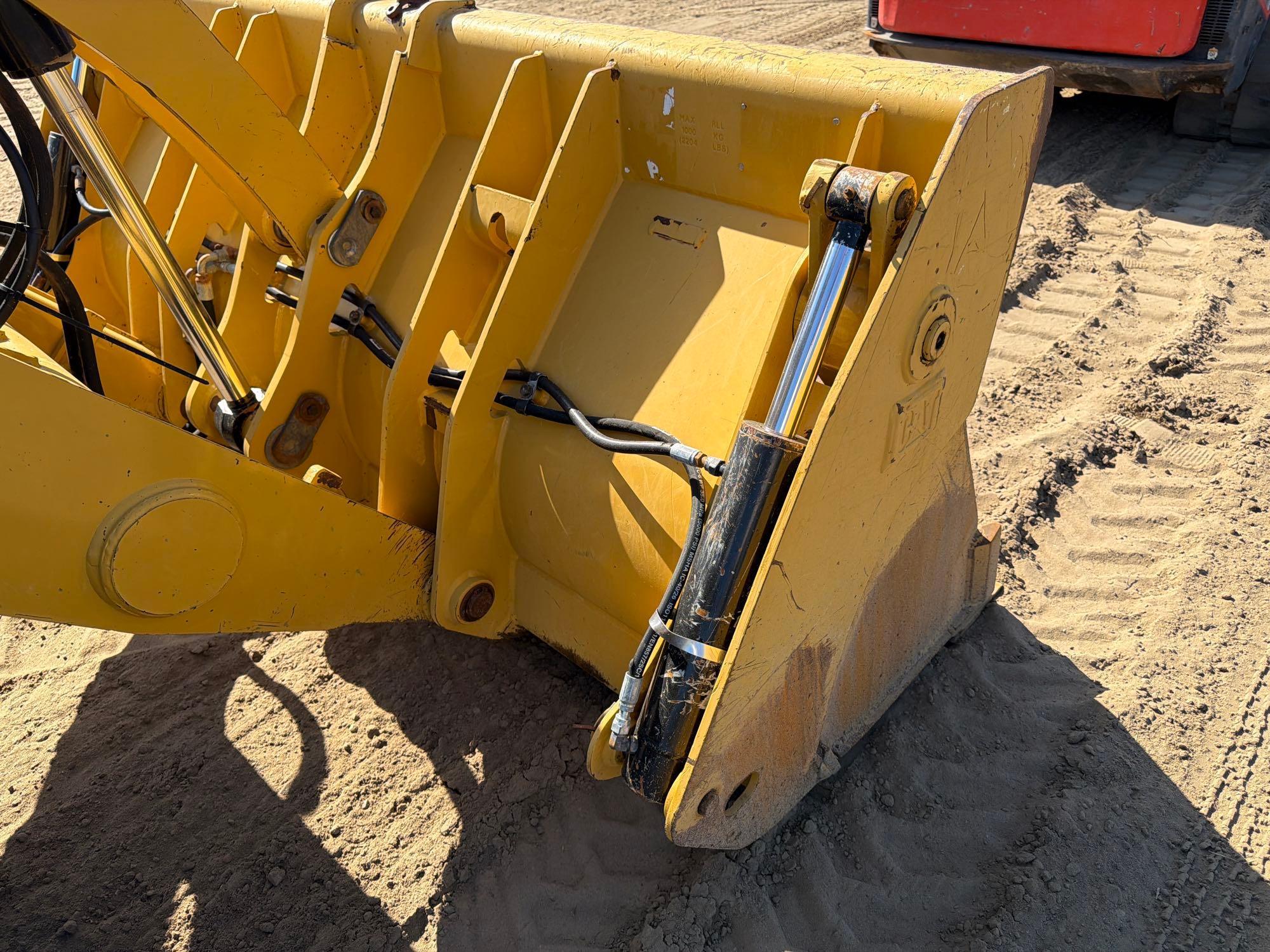 2016 Caterpillar 420F