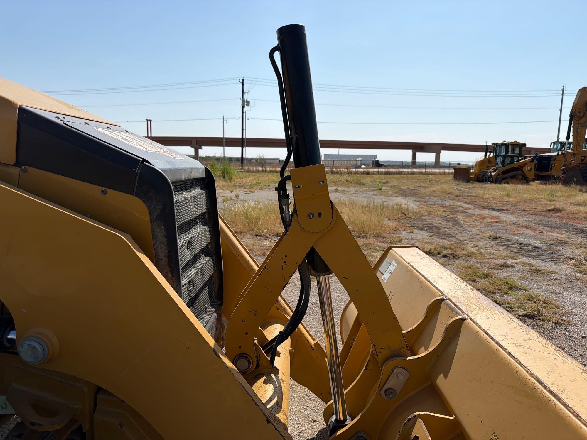 2021 Caterpillar 416