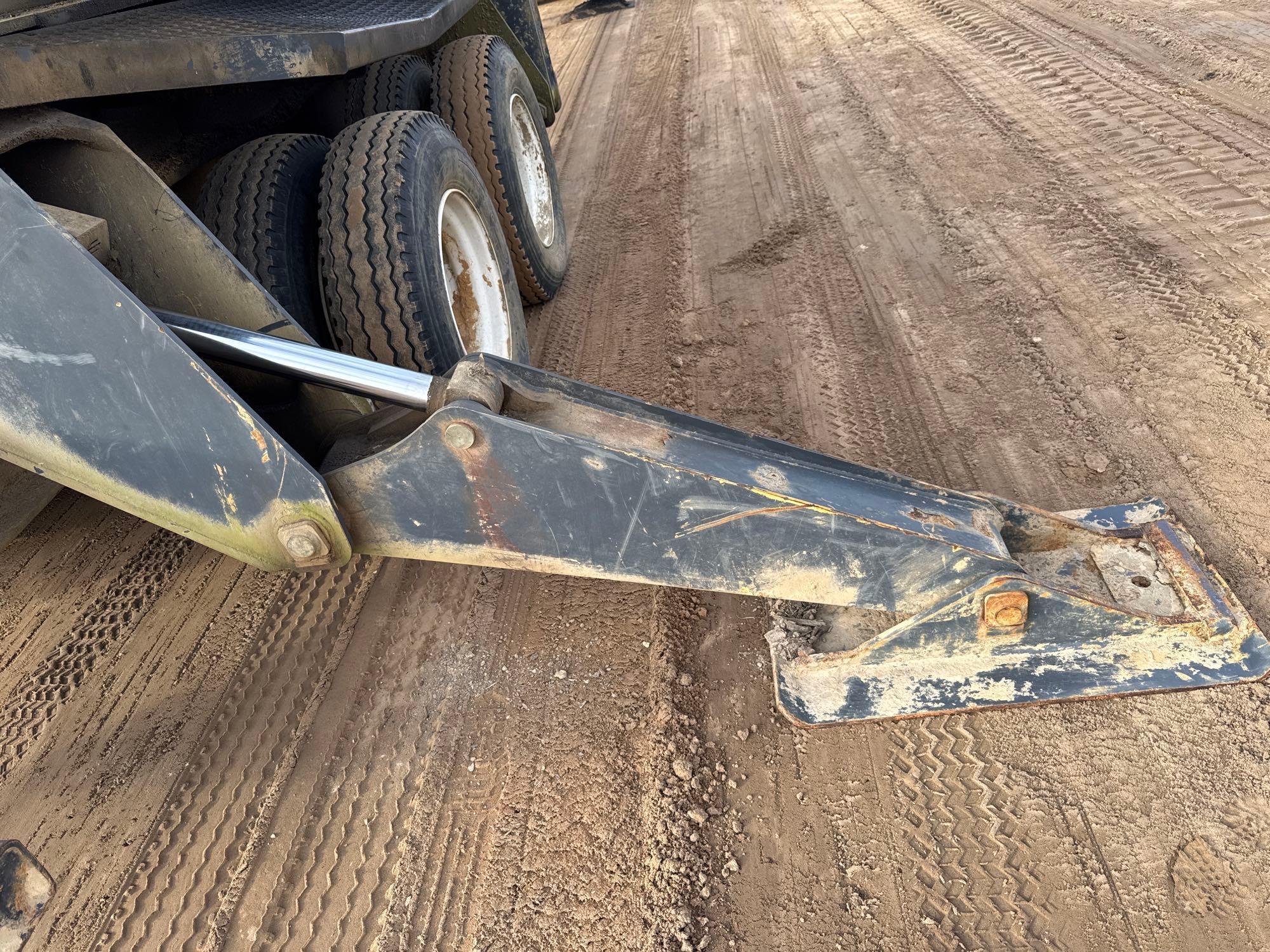 John Deere 437