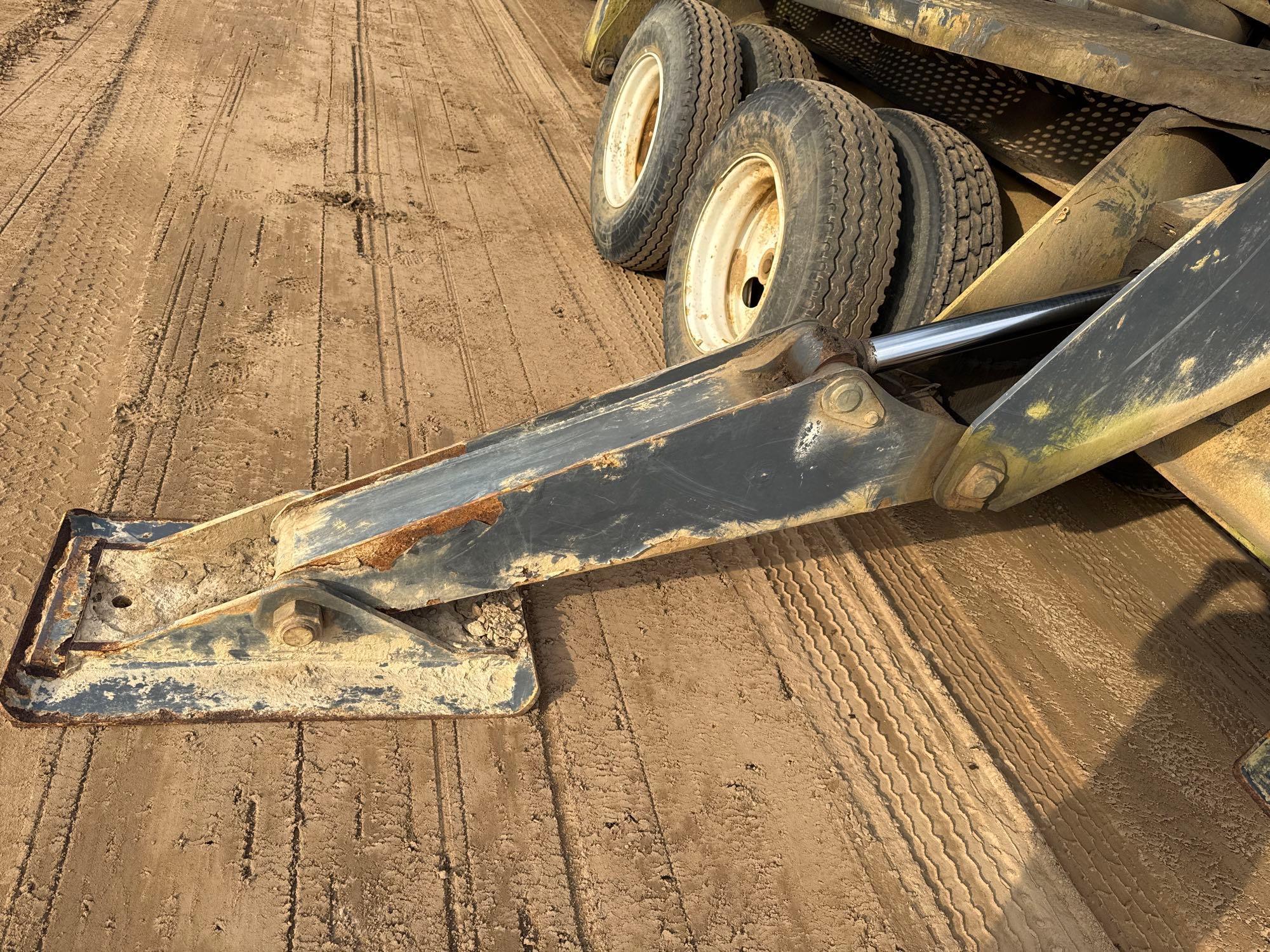 John Deere 437