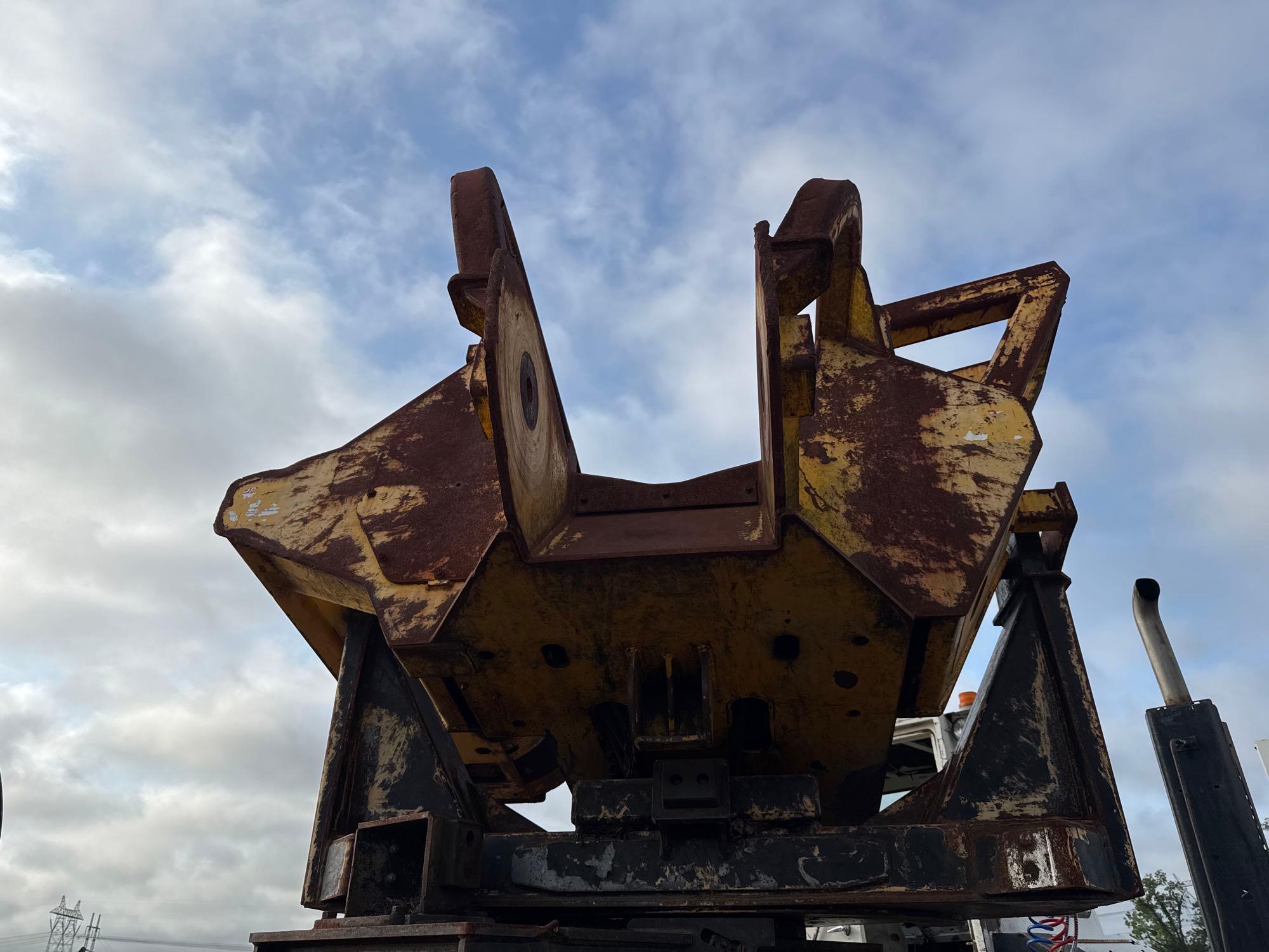 John Deere 437
