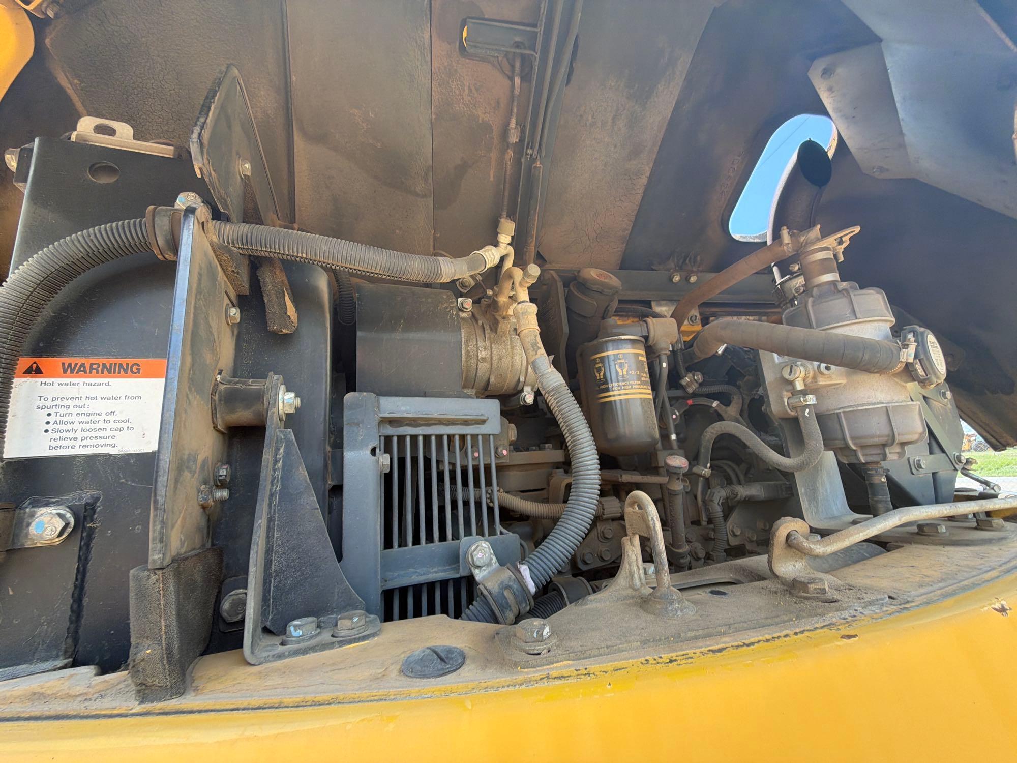 2014 Komatsu PC88MR