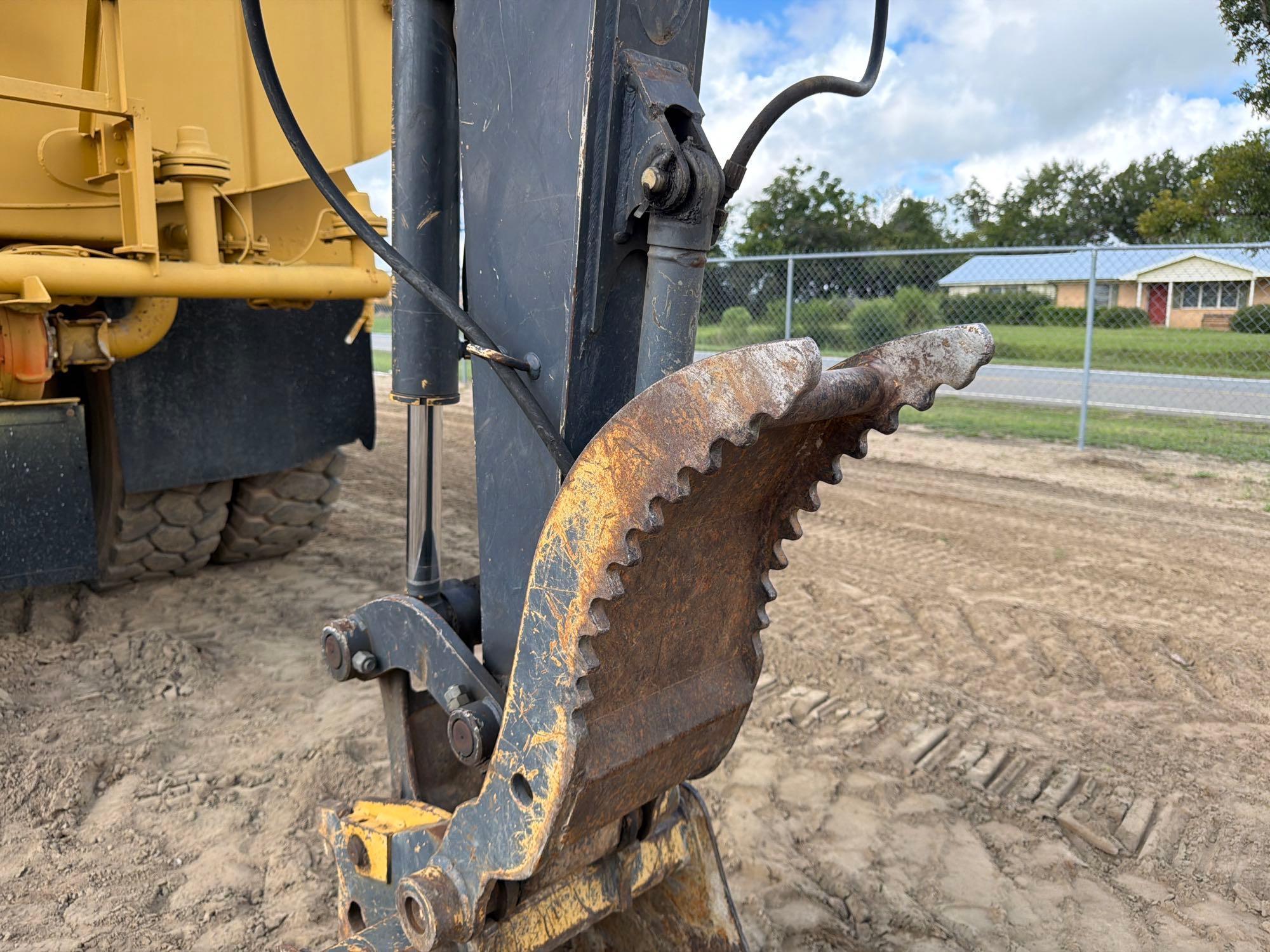 2016 John Deere 60G