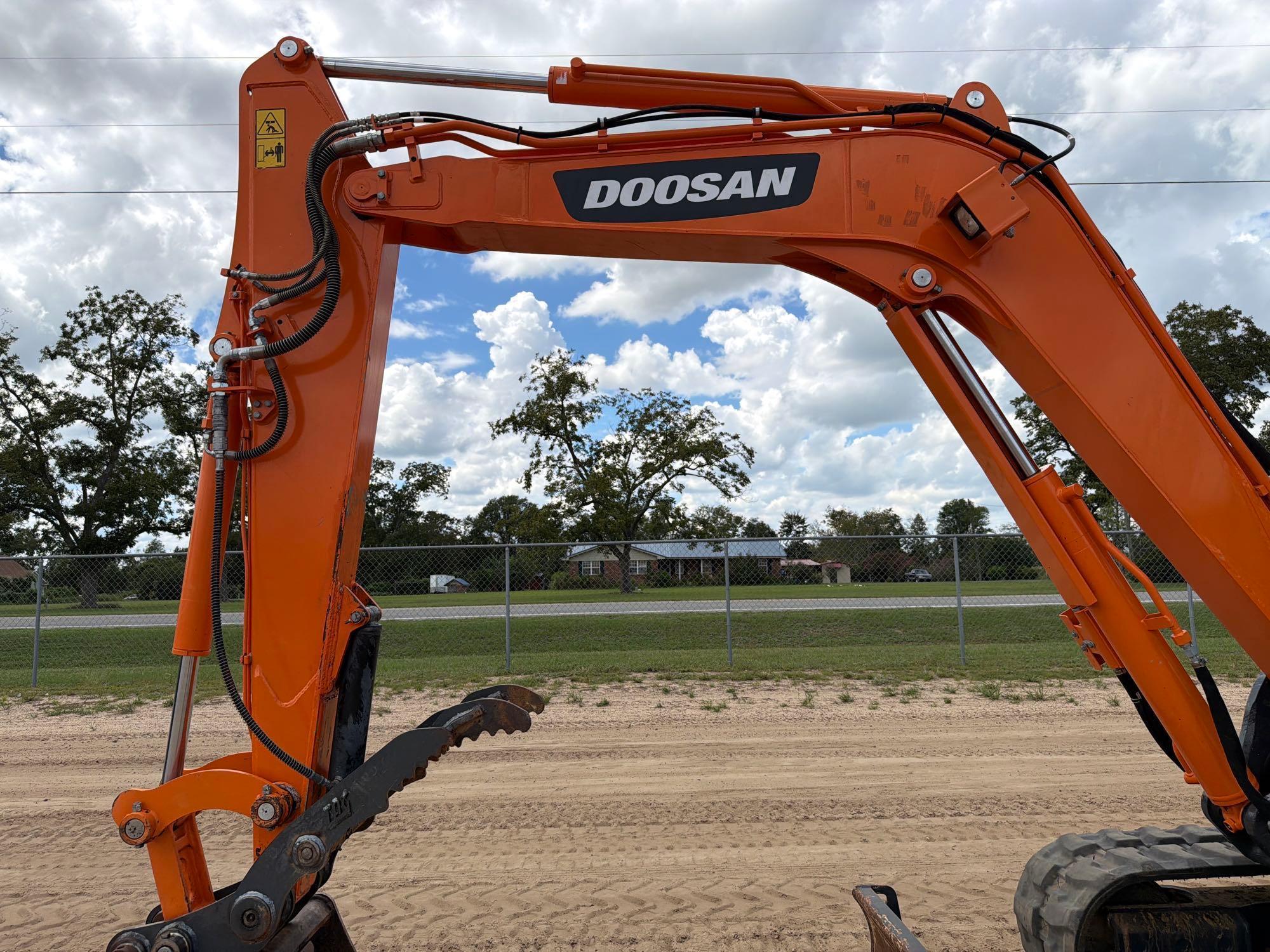 2023 Doosan DX63-3