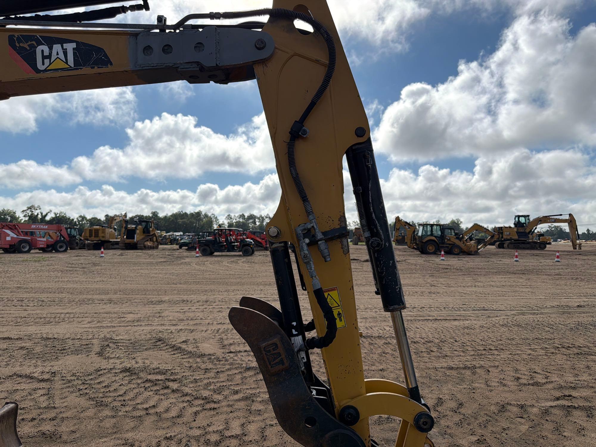 Caterpillar 304