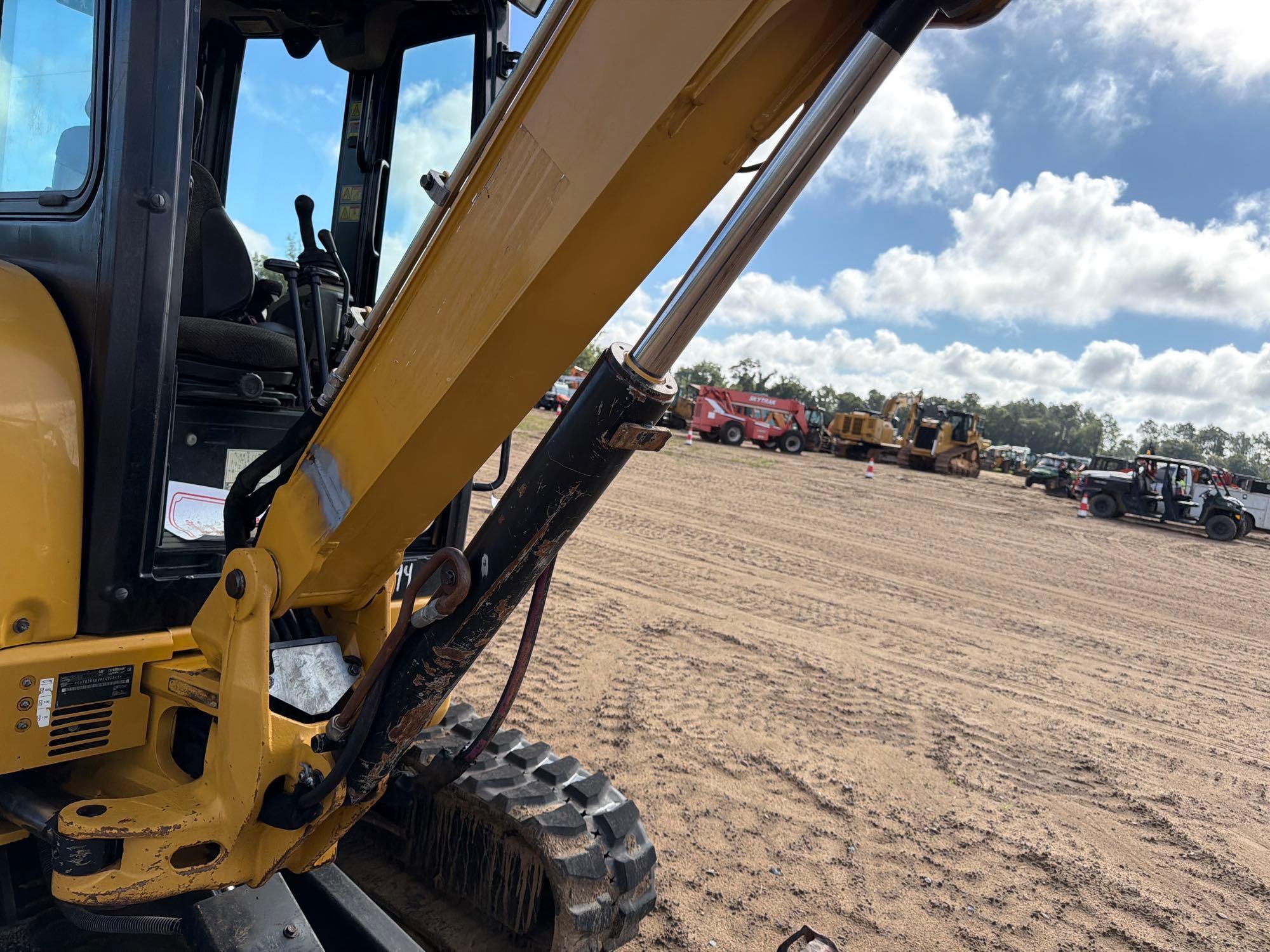 Caterpillar 304