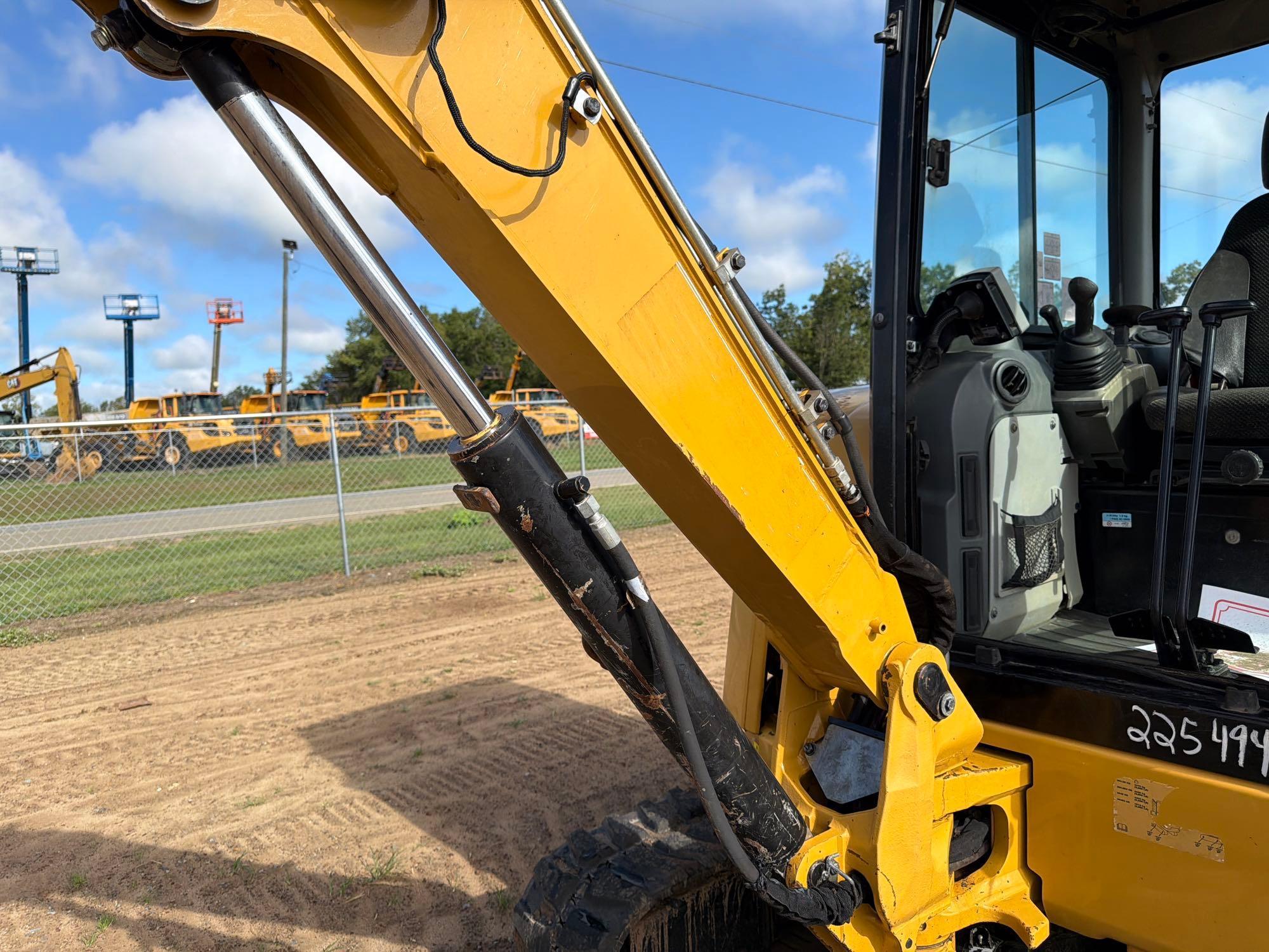 Caterpillar 304
