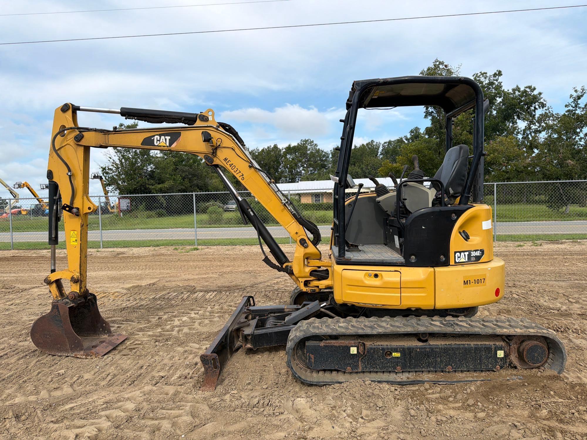 2017 Caterpillar 304E