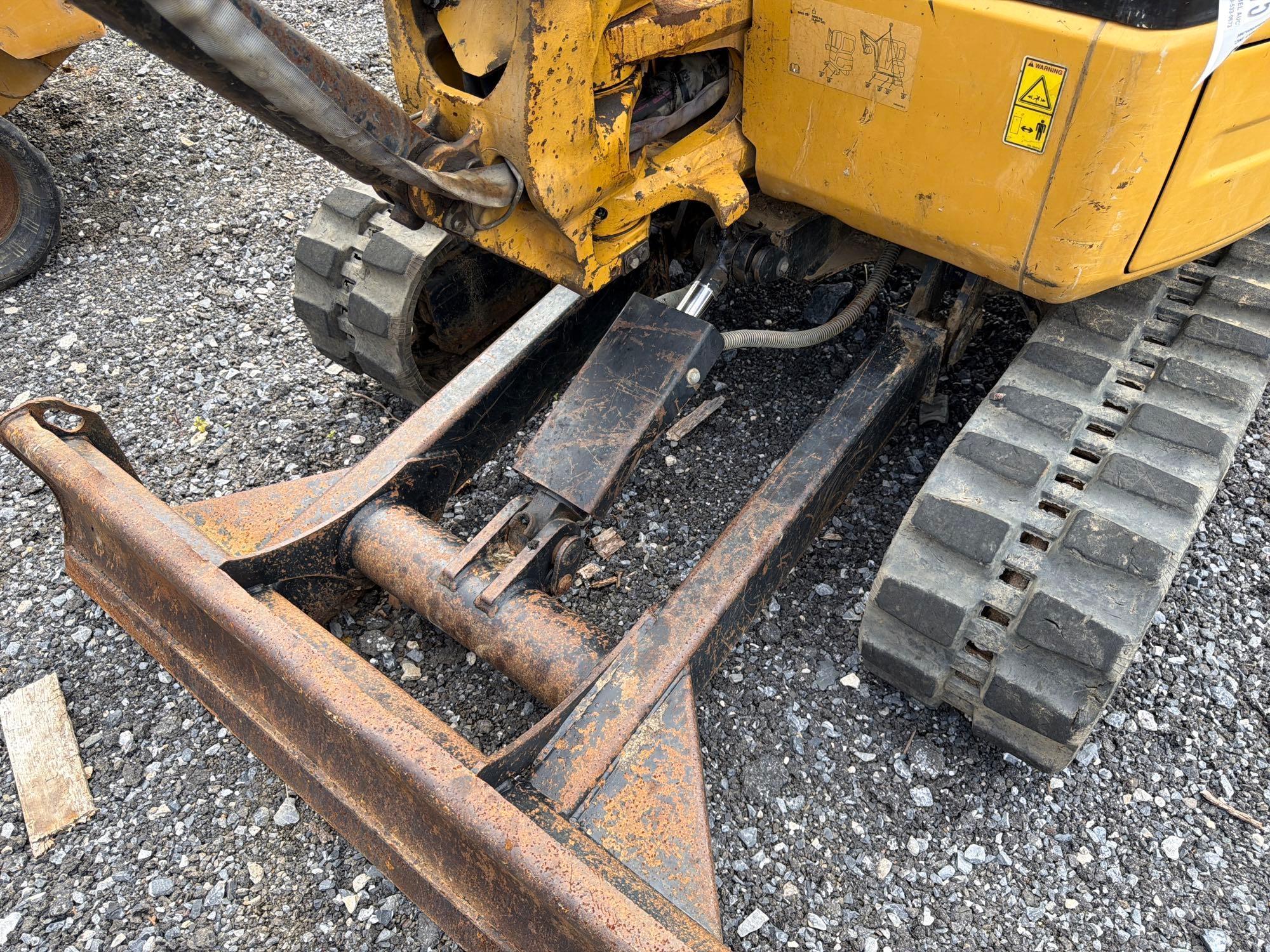 2016 Caterpillar 303