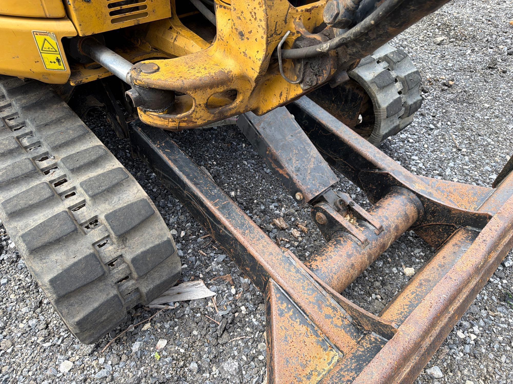 2016 Caterpillar 303