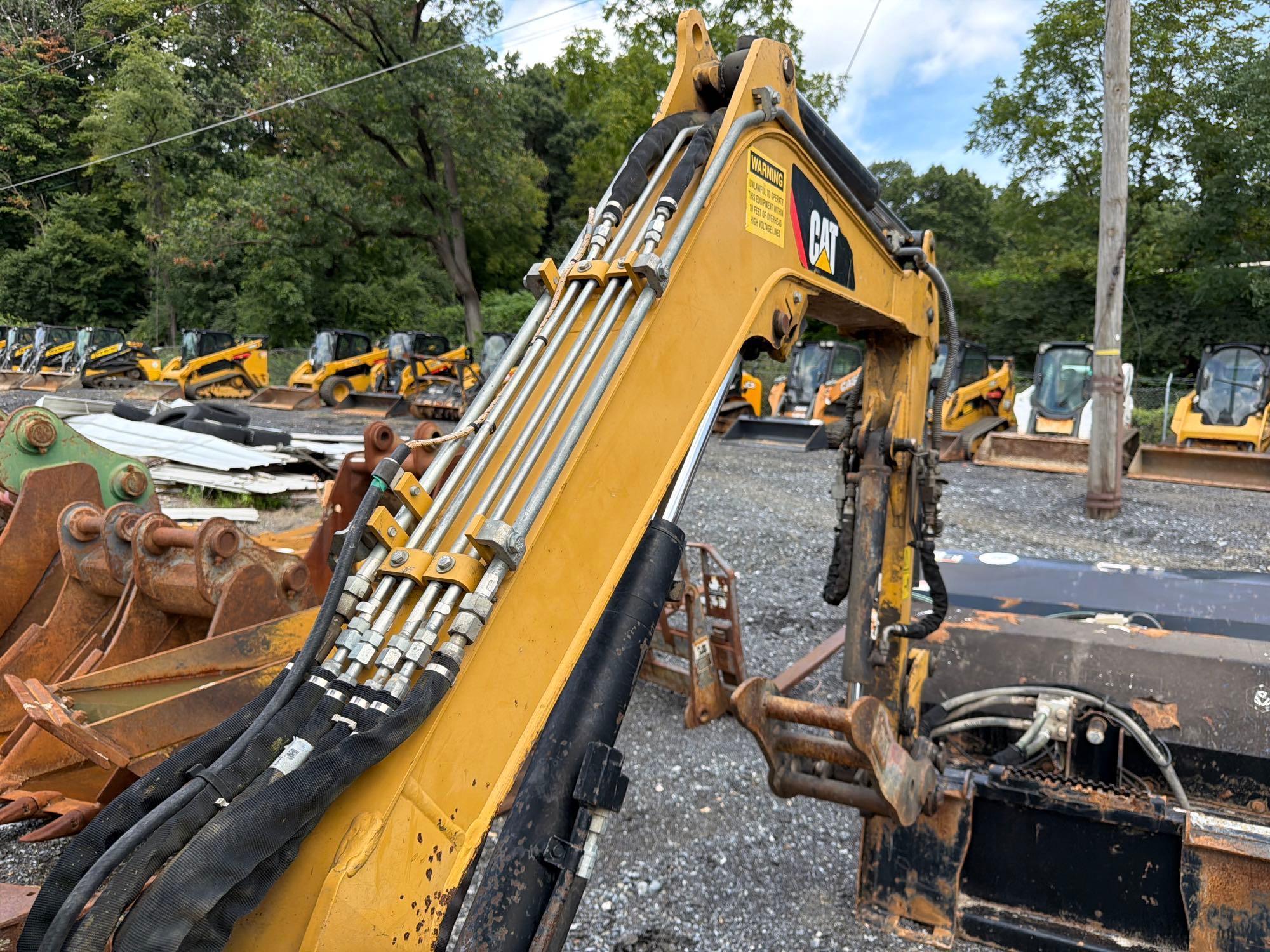 2016 Caterpillar 303