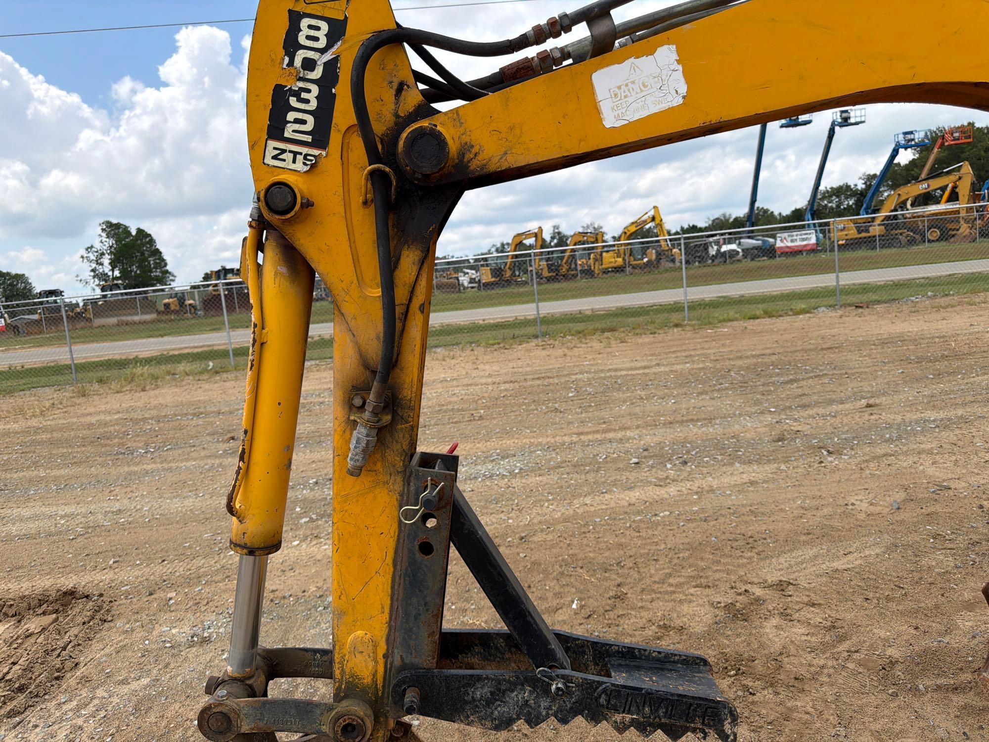 2004 JCB 8032ZTS