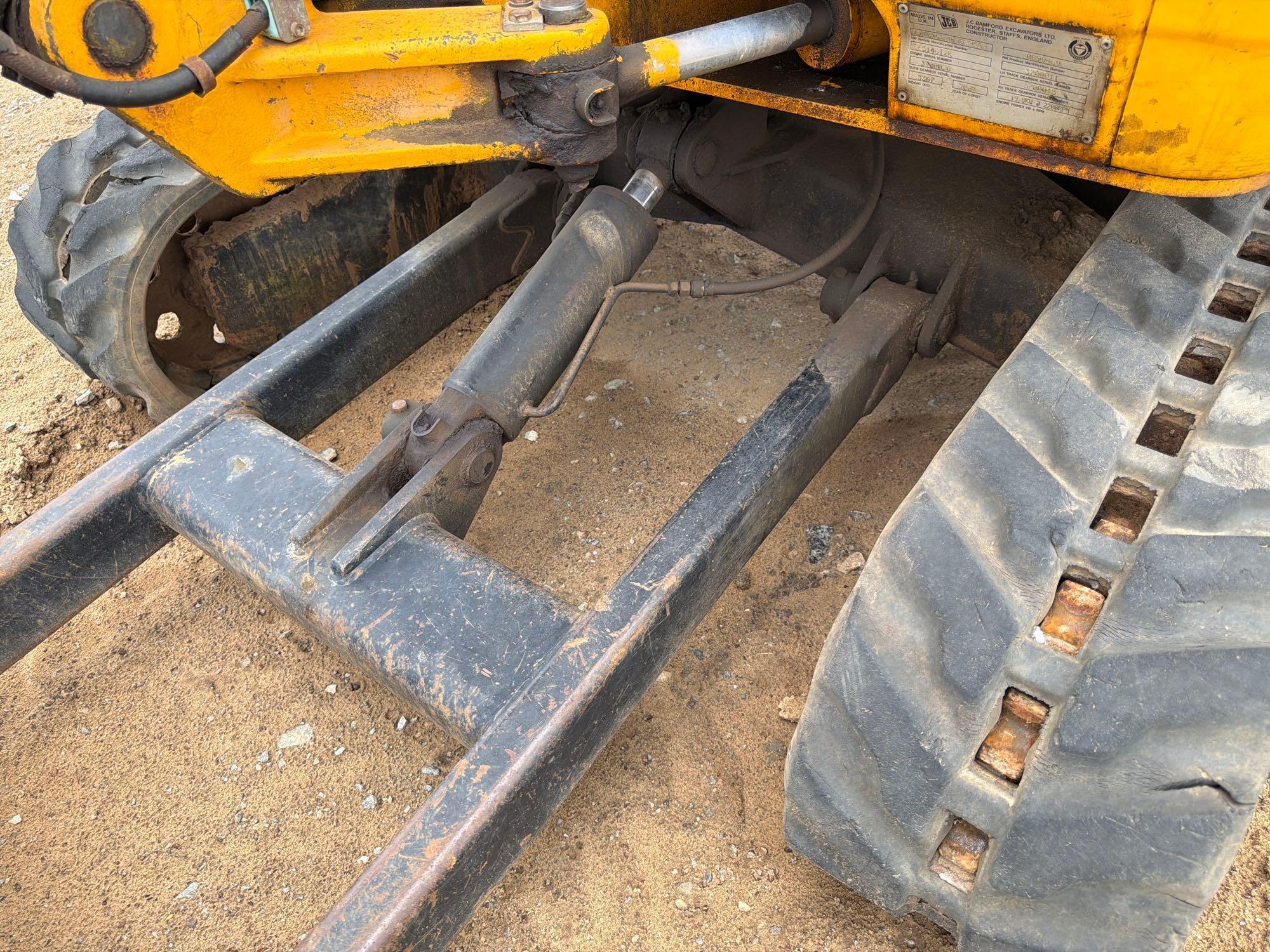 2004 JCB 8032ZTS