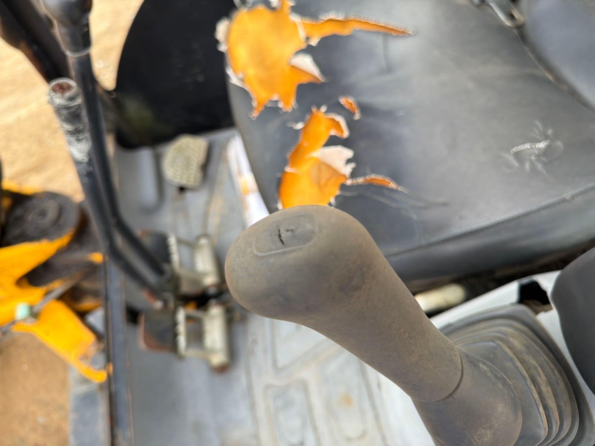 2004 JCB 8032ZTS