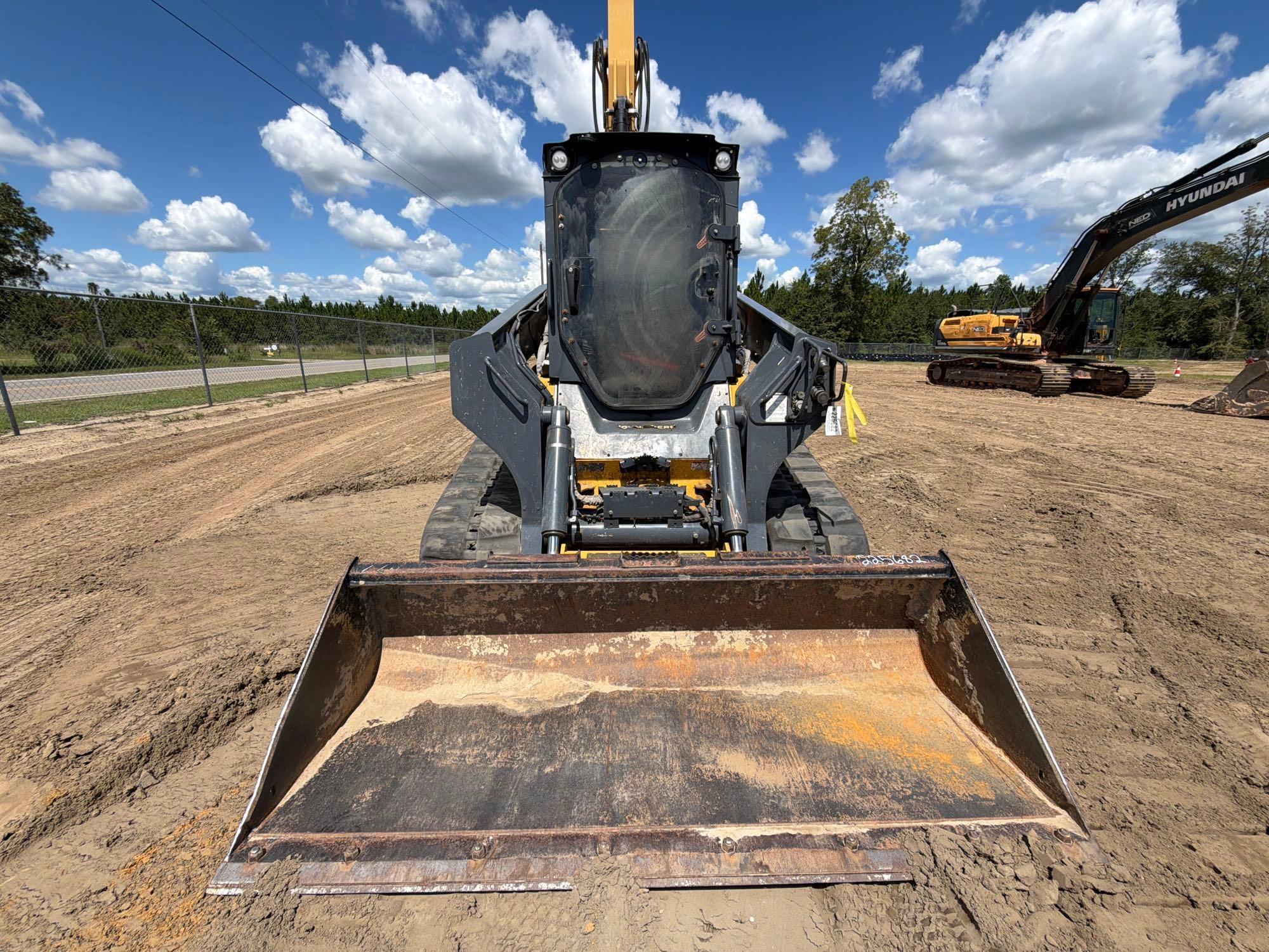 2022 John Deere 333