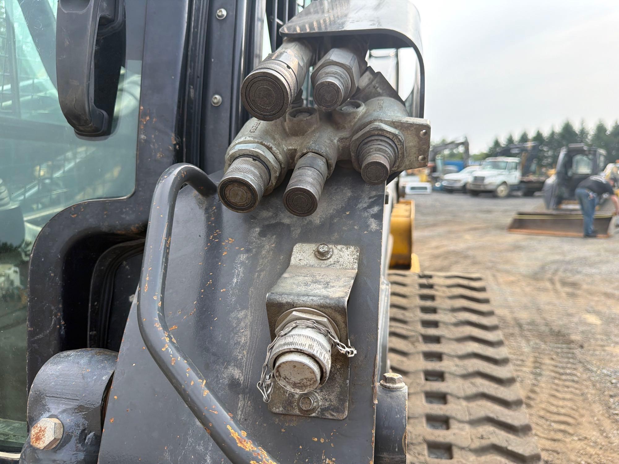 2023 New Holland 345
