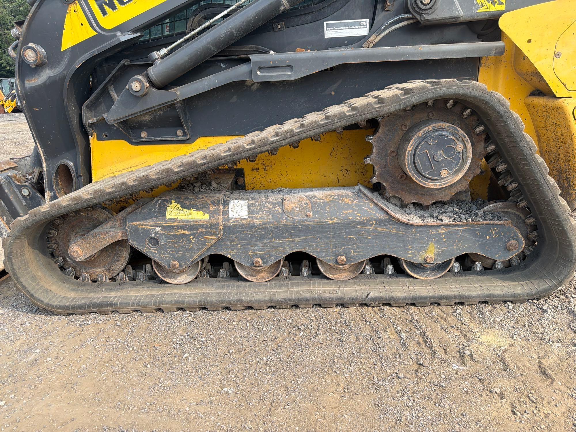 2023 New Holland 345