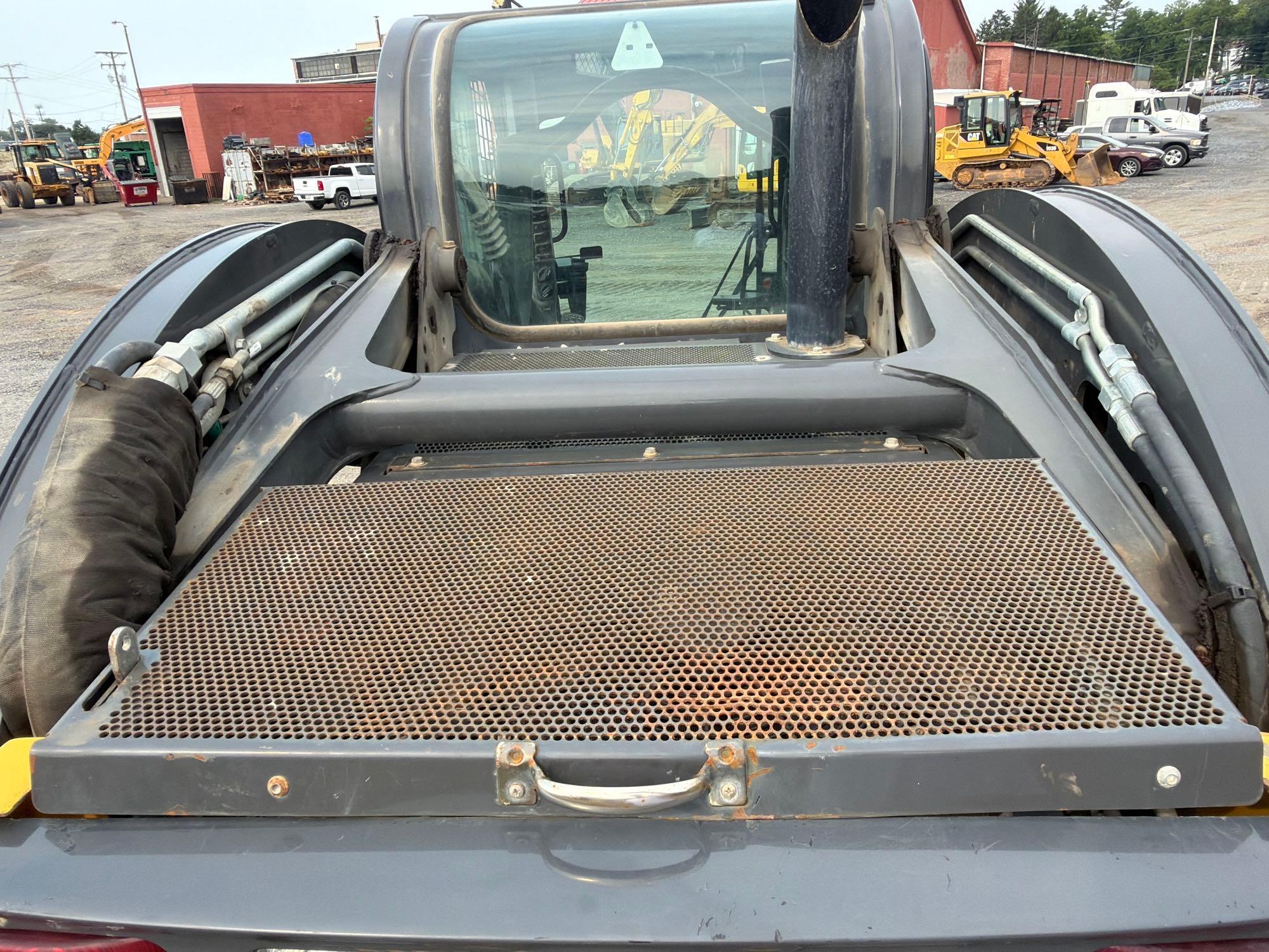 2023 New Holland 345
