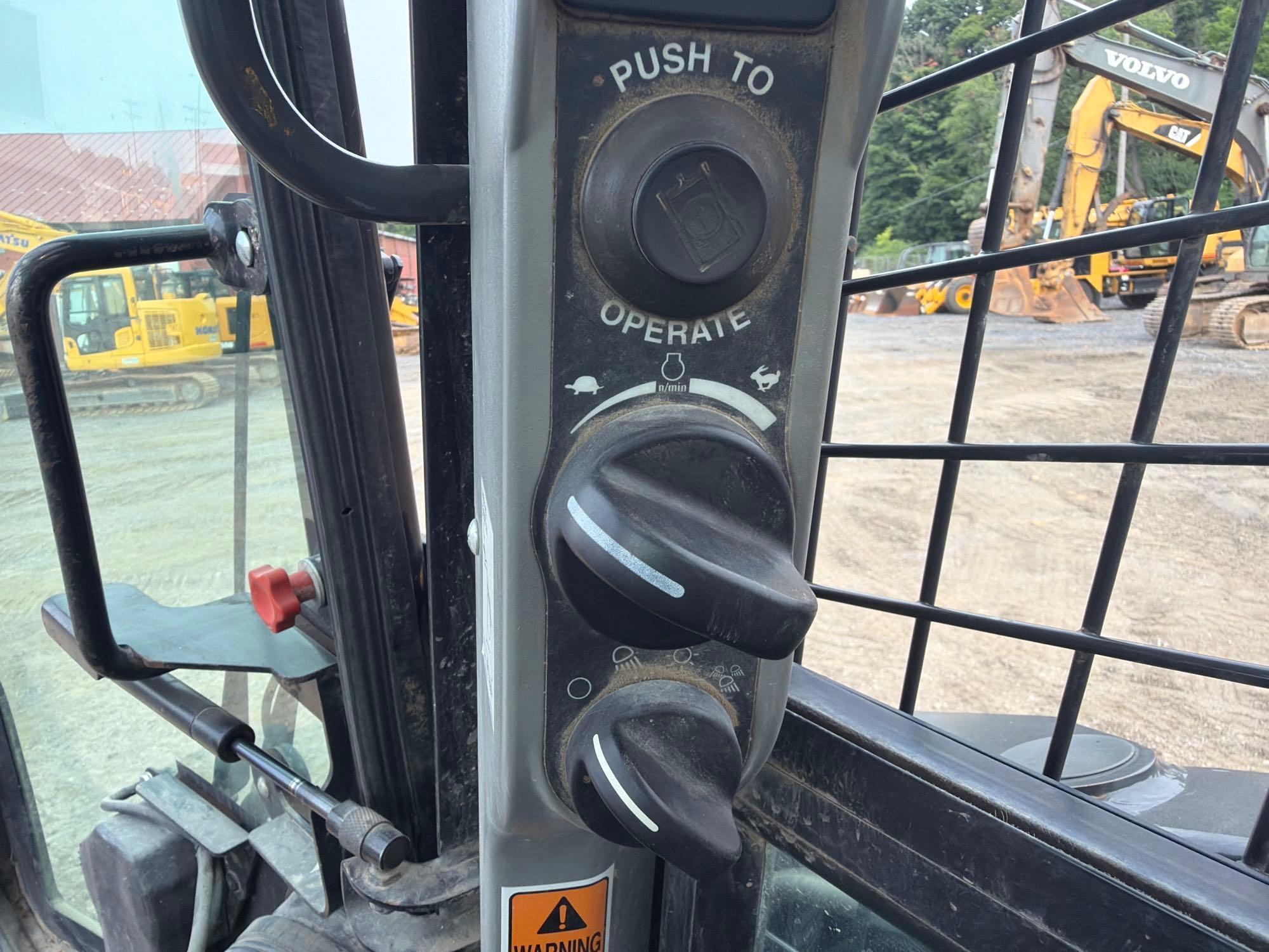2023 New Holland 345