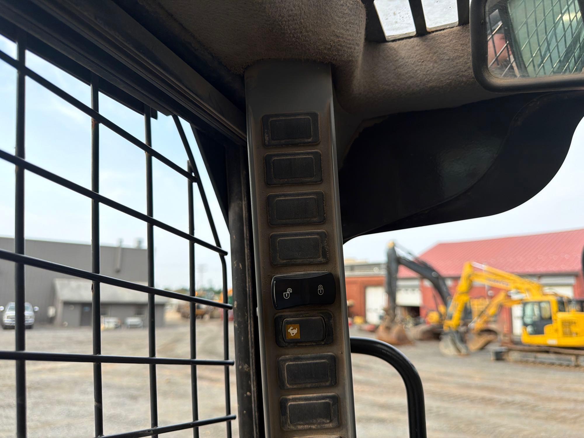 2023 New Holland 345