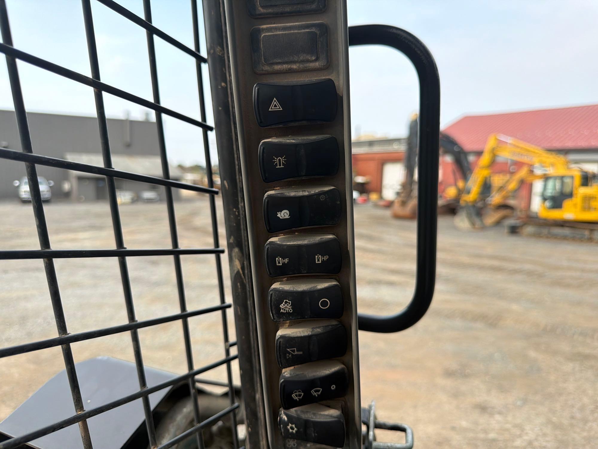 2023 New Holland 345
