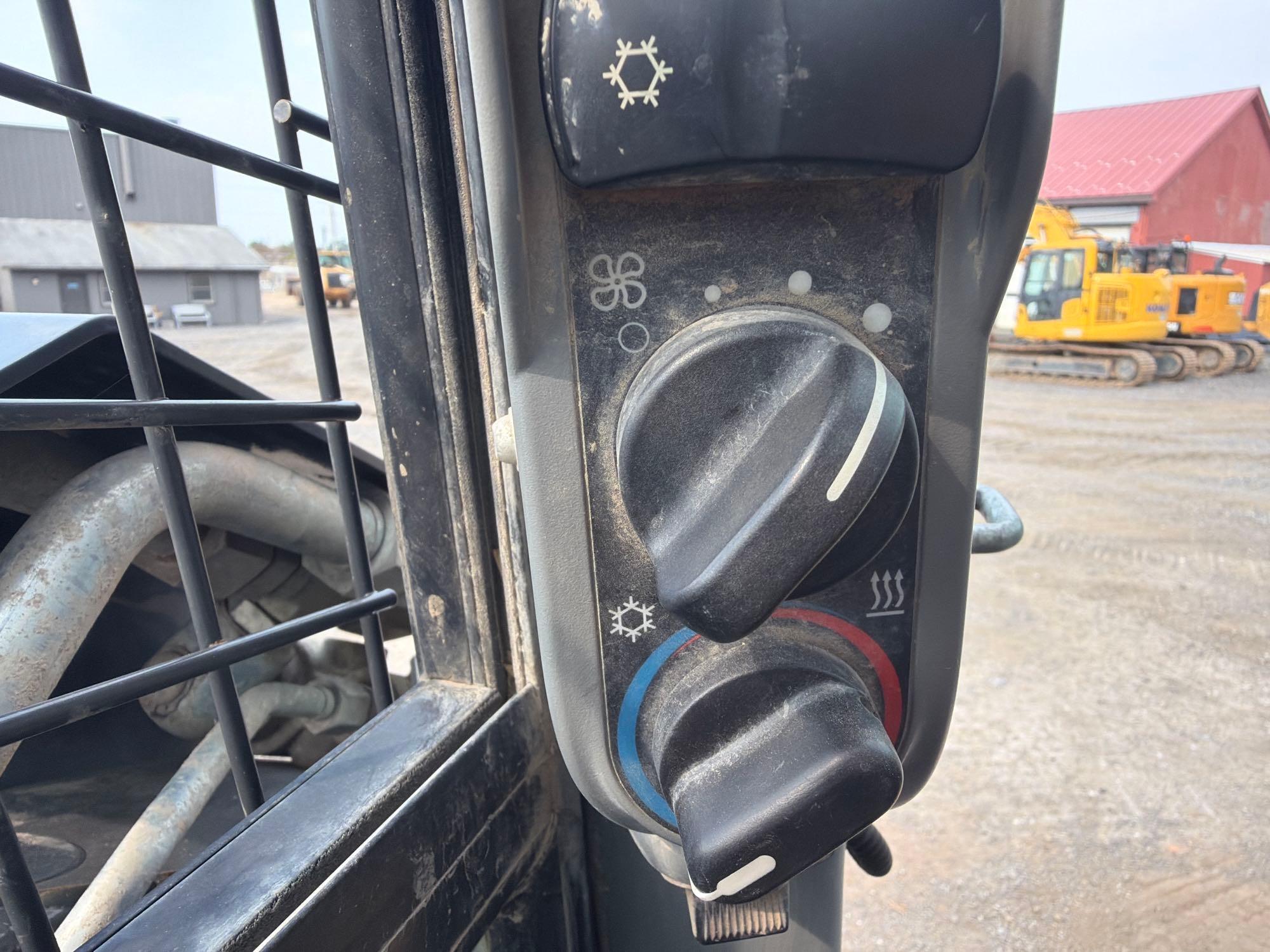 2023 New Holland 345