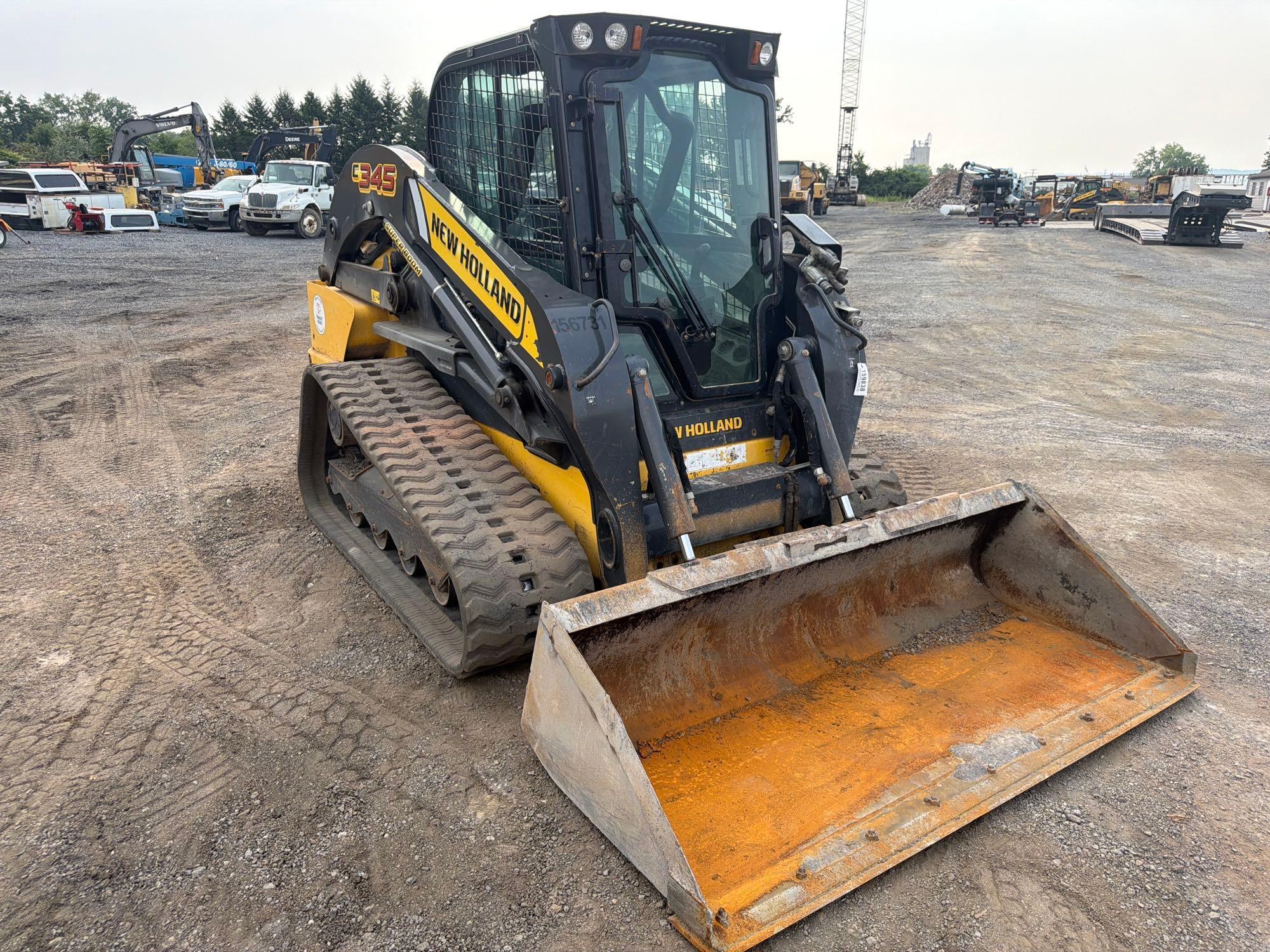 2023 New Holland 345