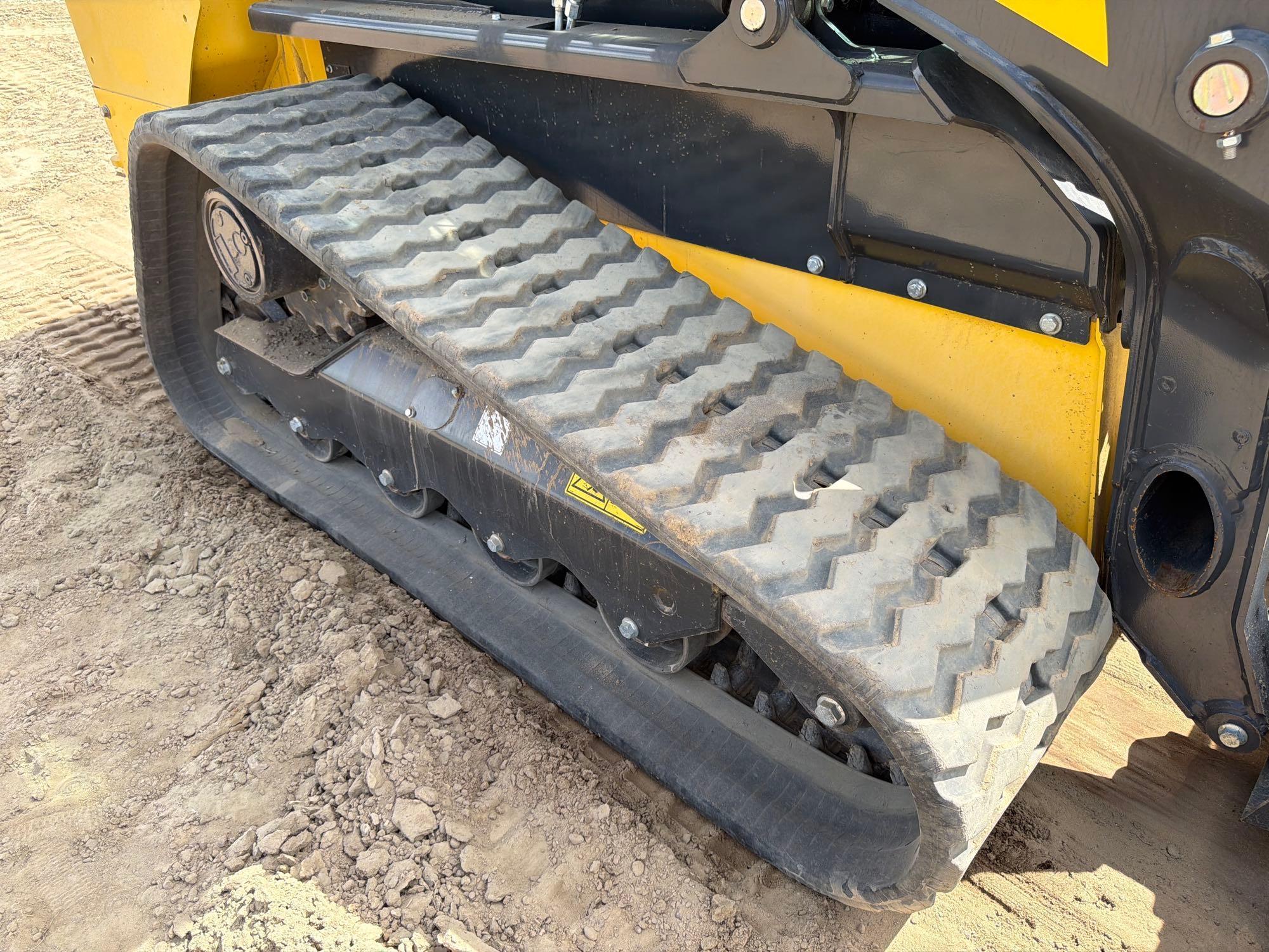 2024 New Holland 332