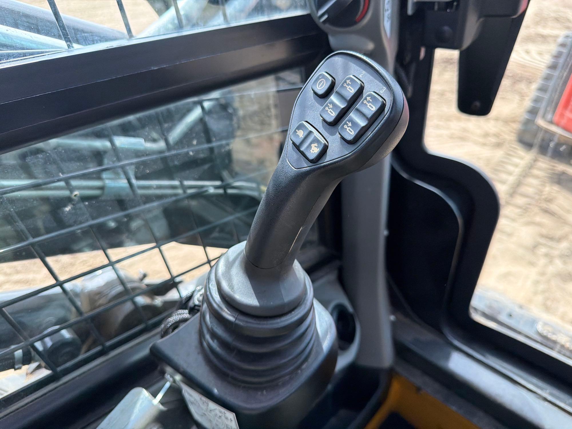 2024 New Holland 332
