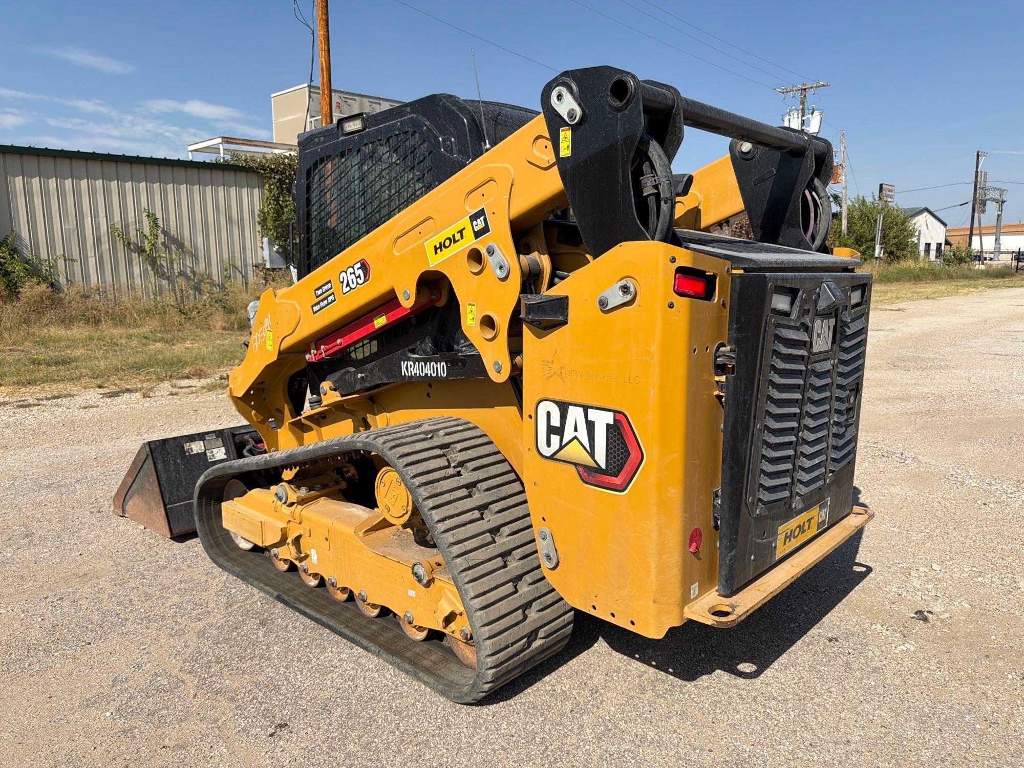 2025 Caterpillar 265