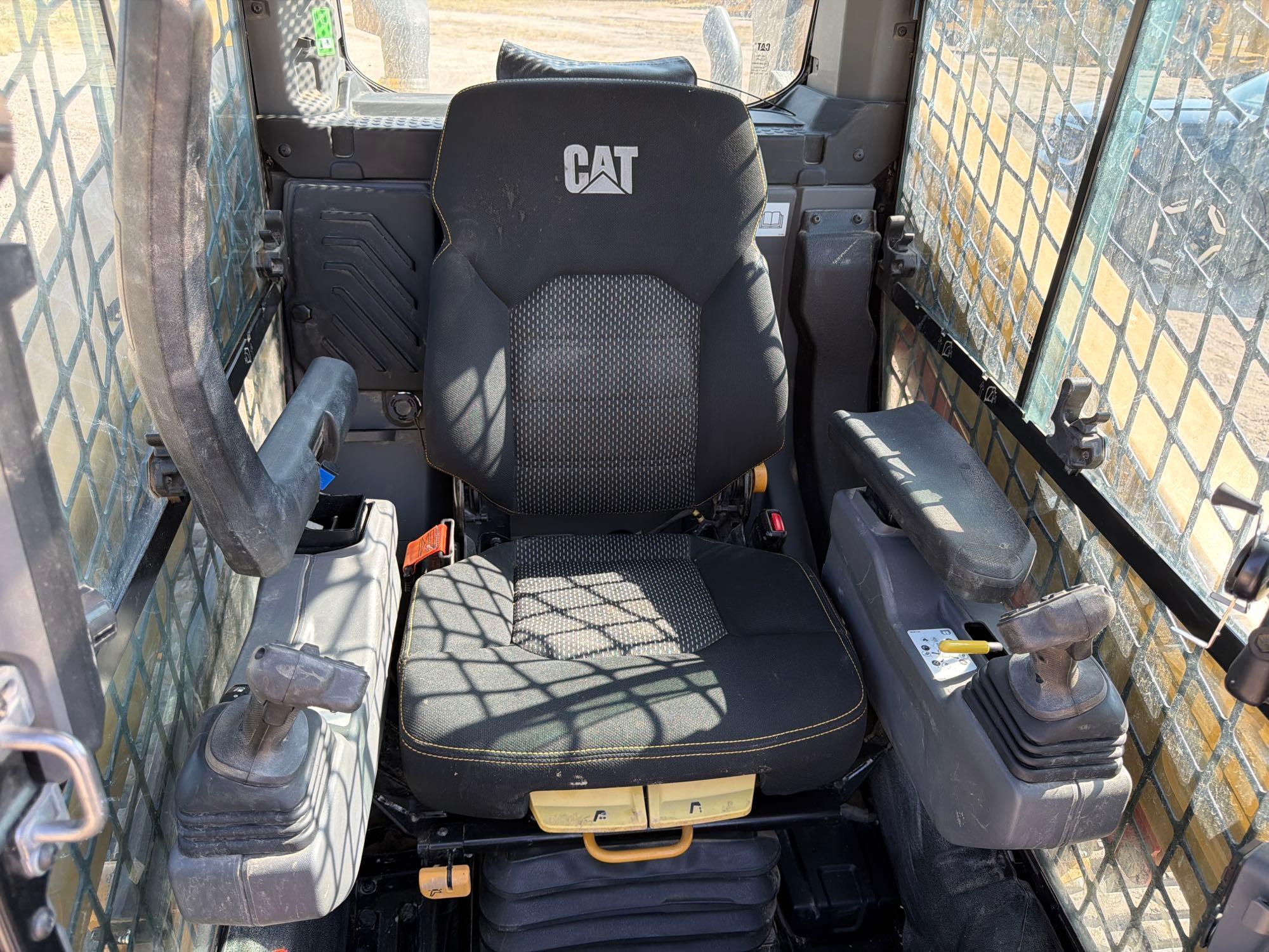 2025 Caterpillar 265