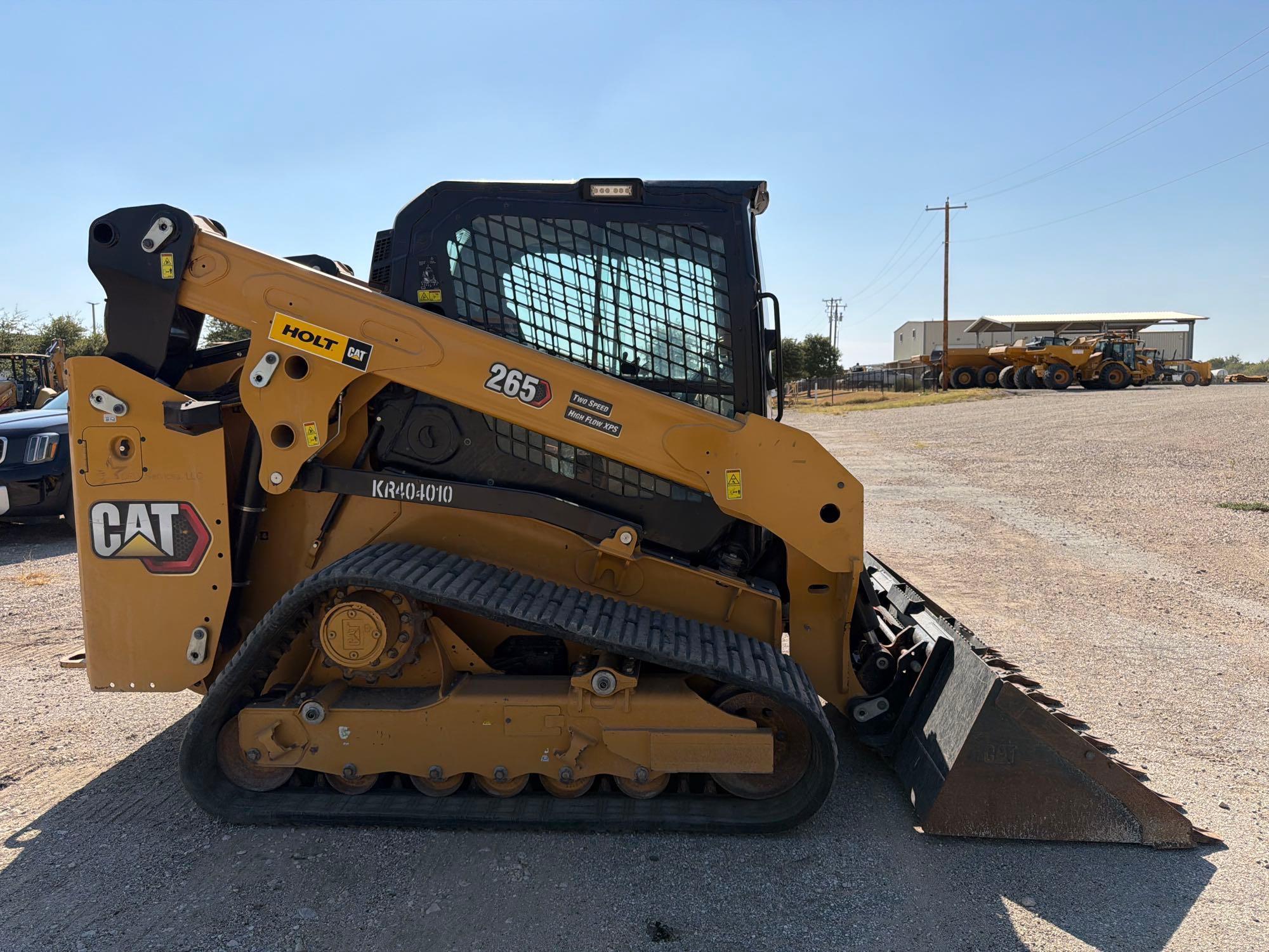 2025 Caterpillar 265