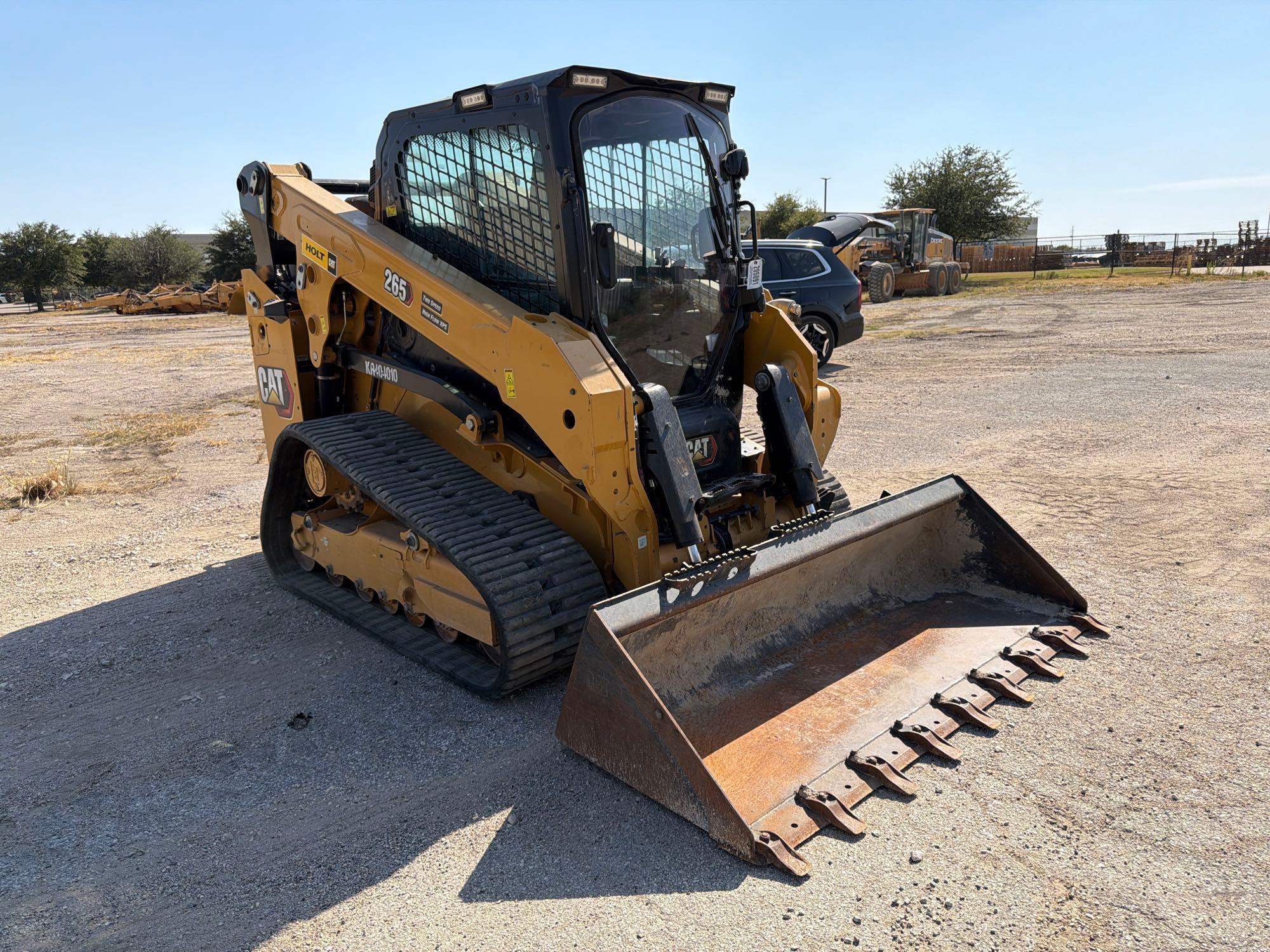 2025 Caterpillar 265