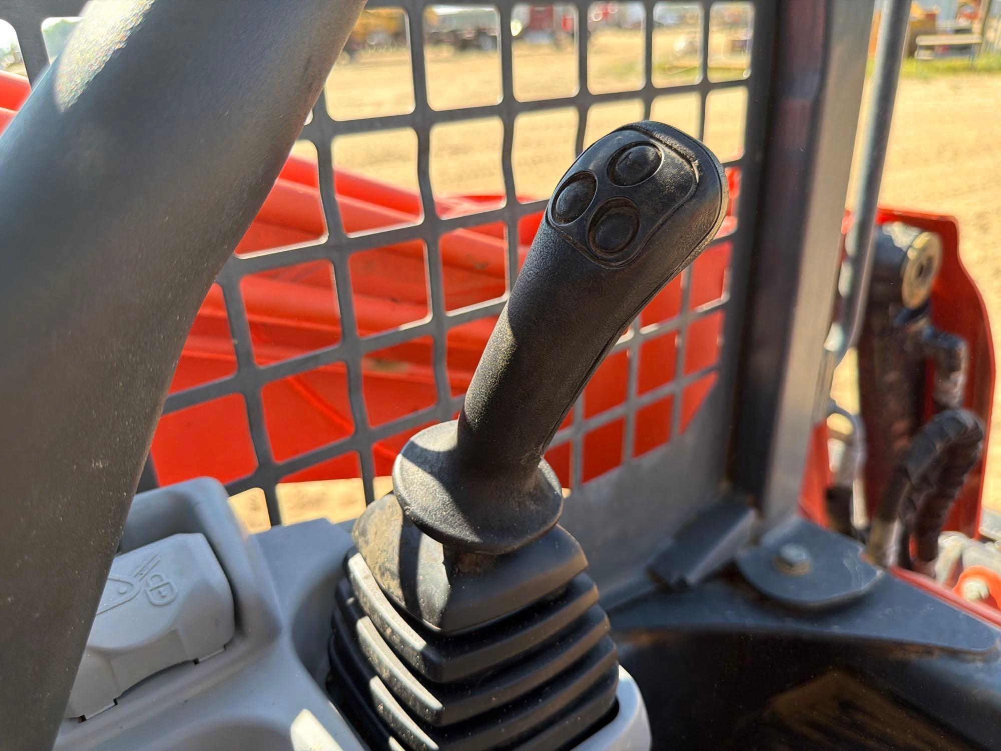 2017 Kubota SVL75-2